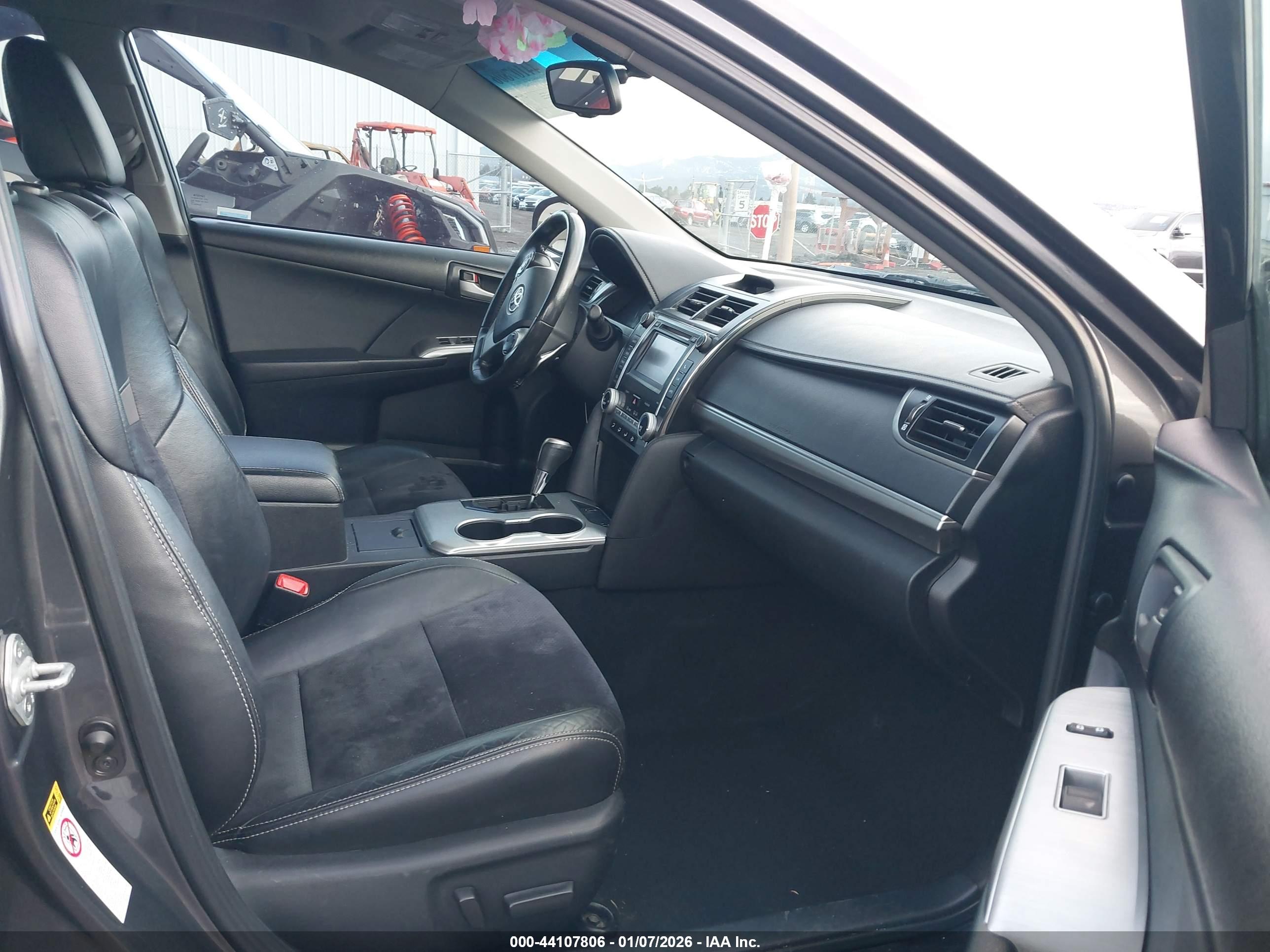 TOYOTA CAMRY image 5