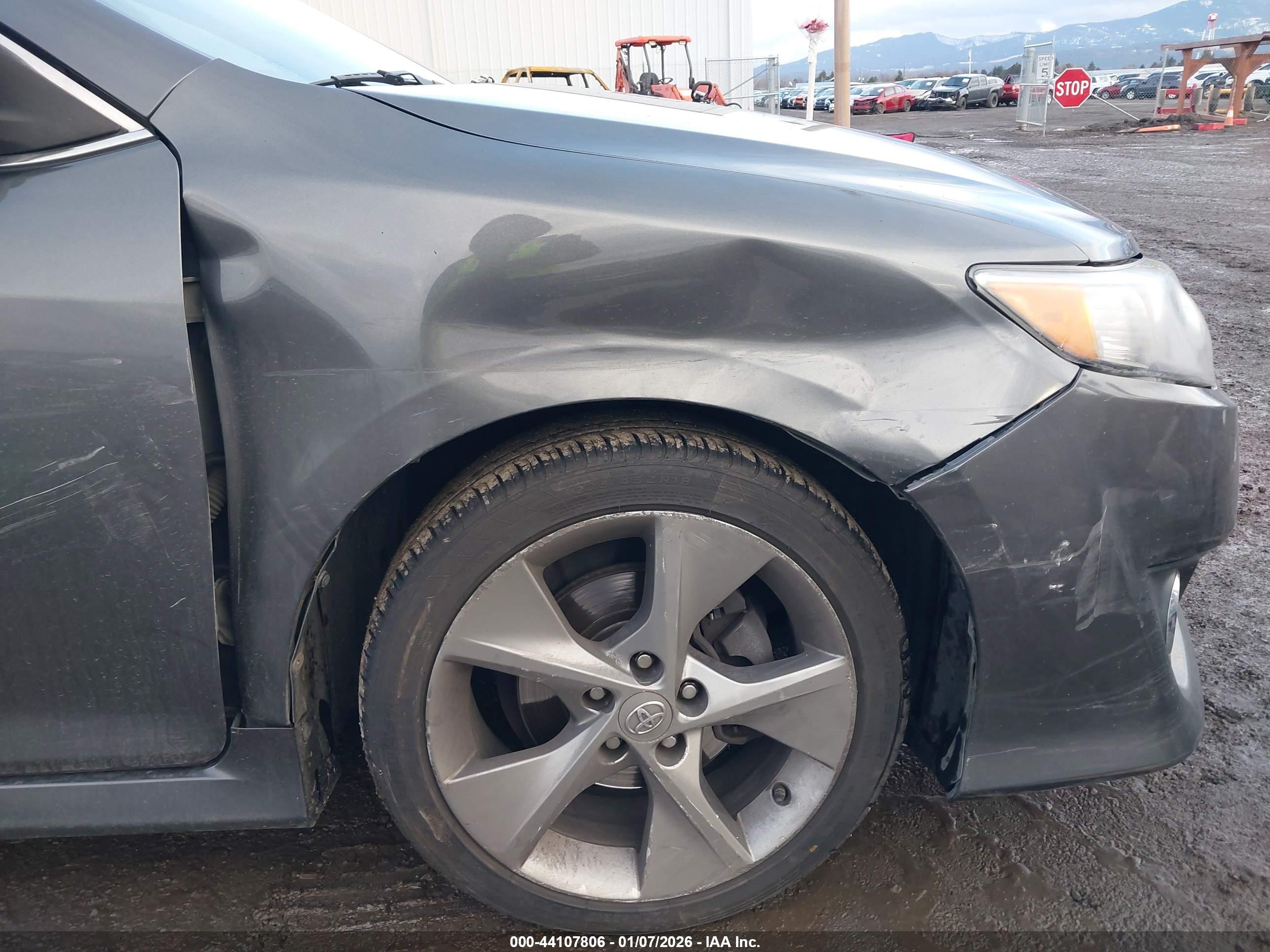 TOYOTA CAMRY image 6