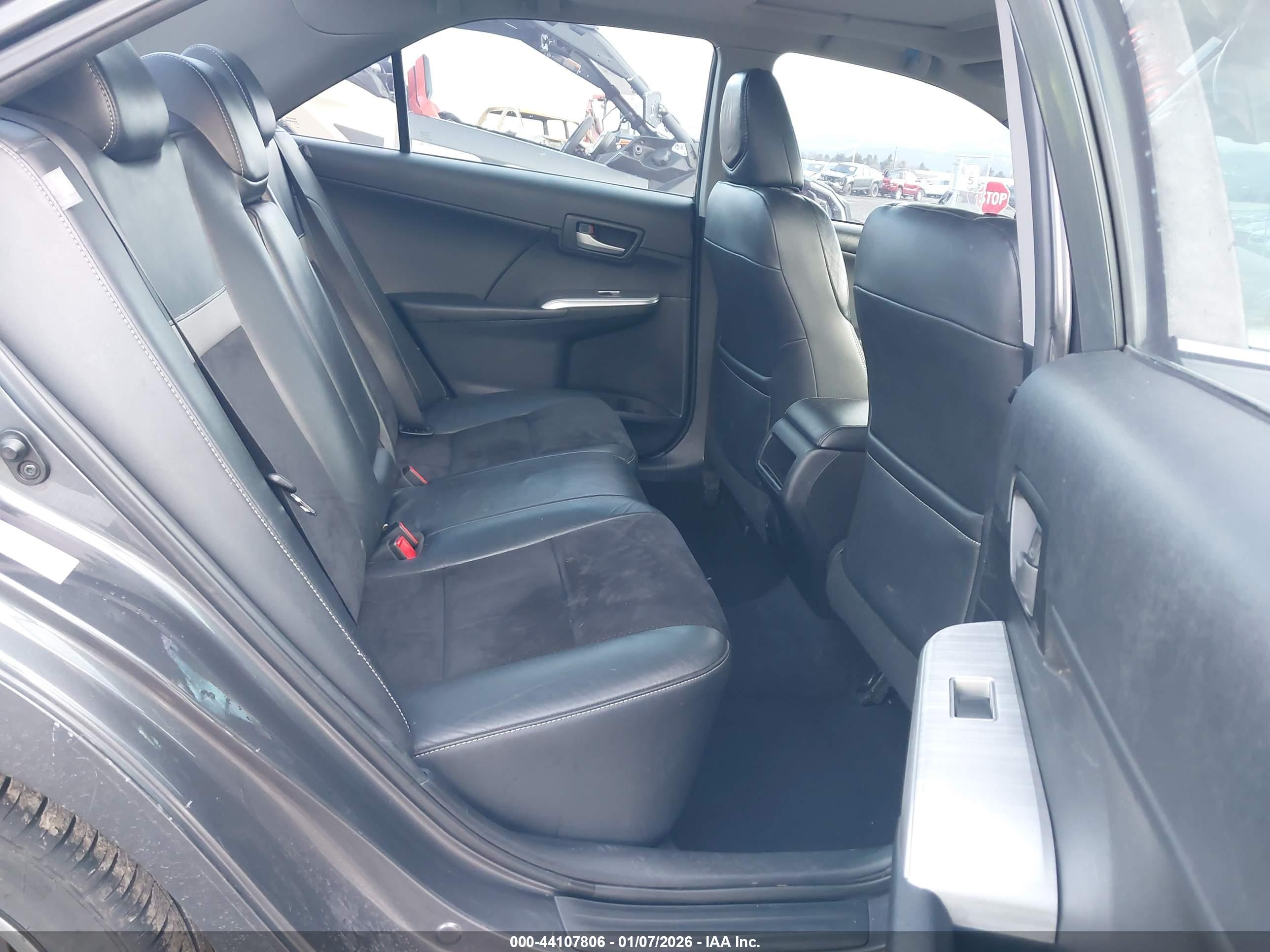 TOYOTA CAMRY image 8
