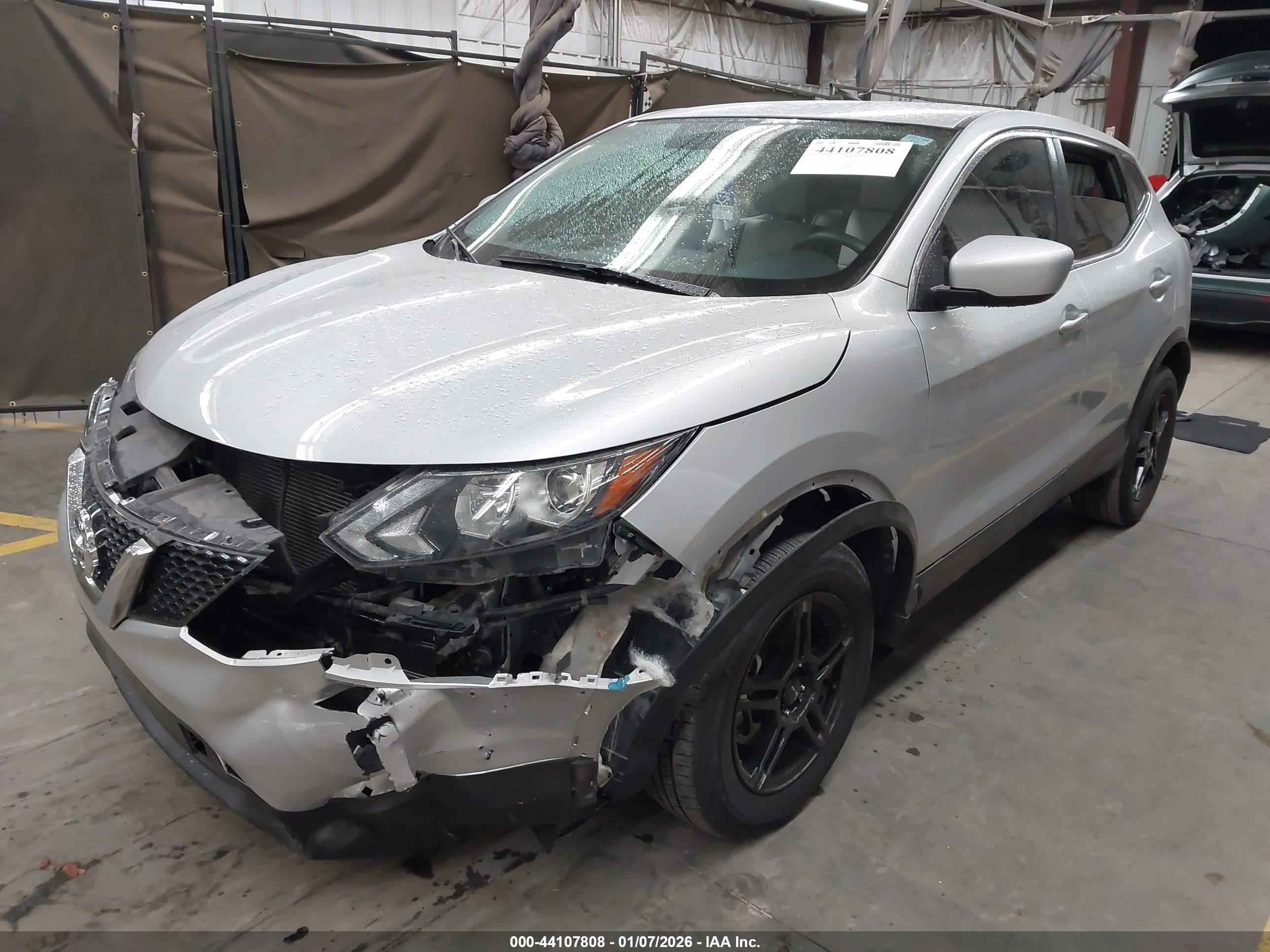 NISSAN ROGUE image 2