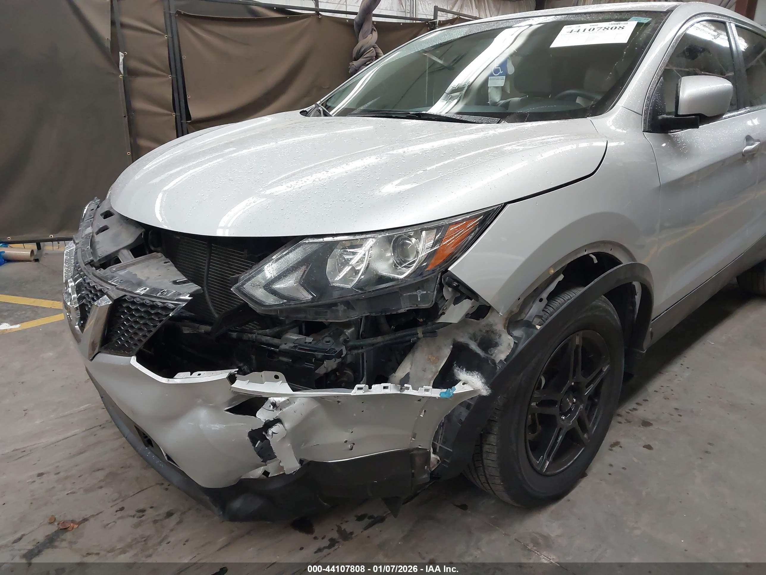 NISSAN ROGUE image 6