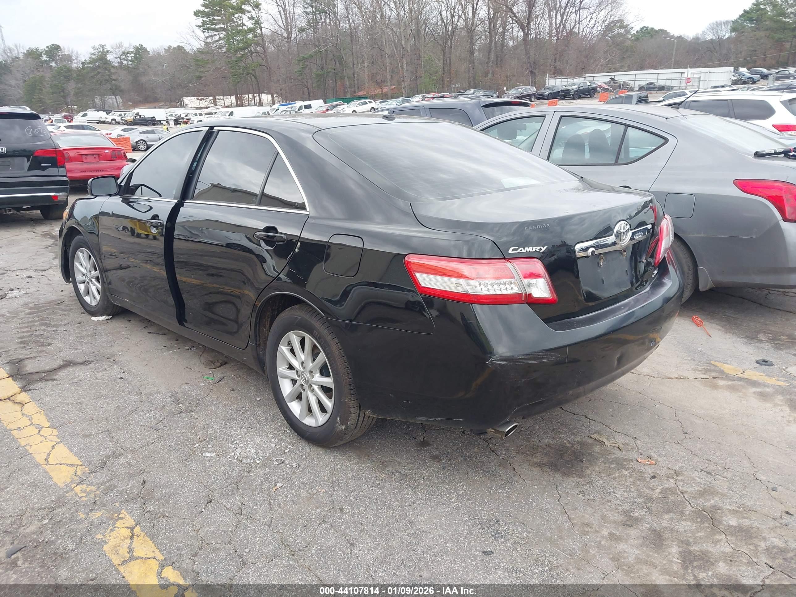 TOYOTA CAMRY image 3