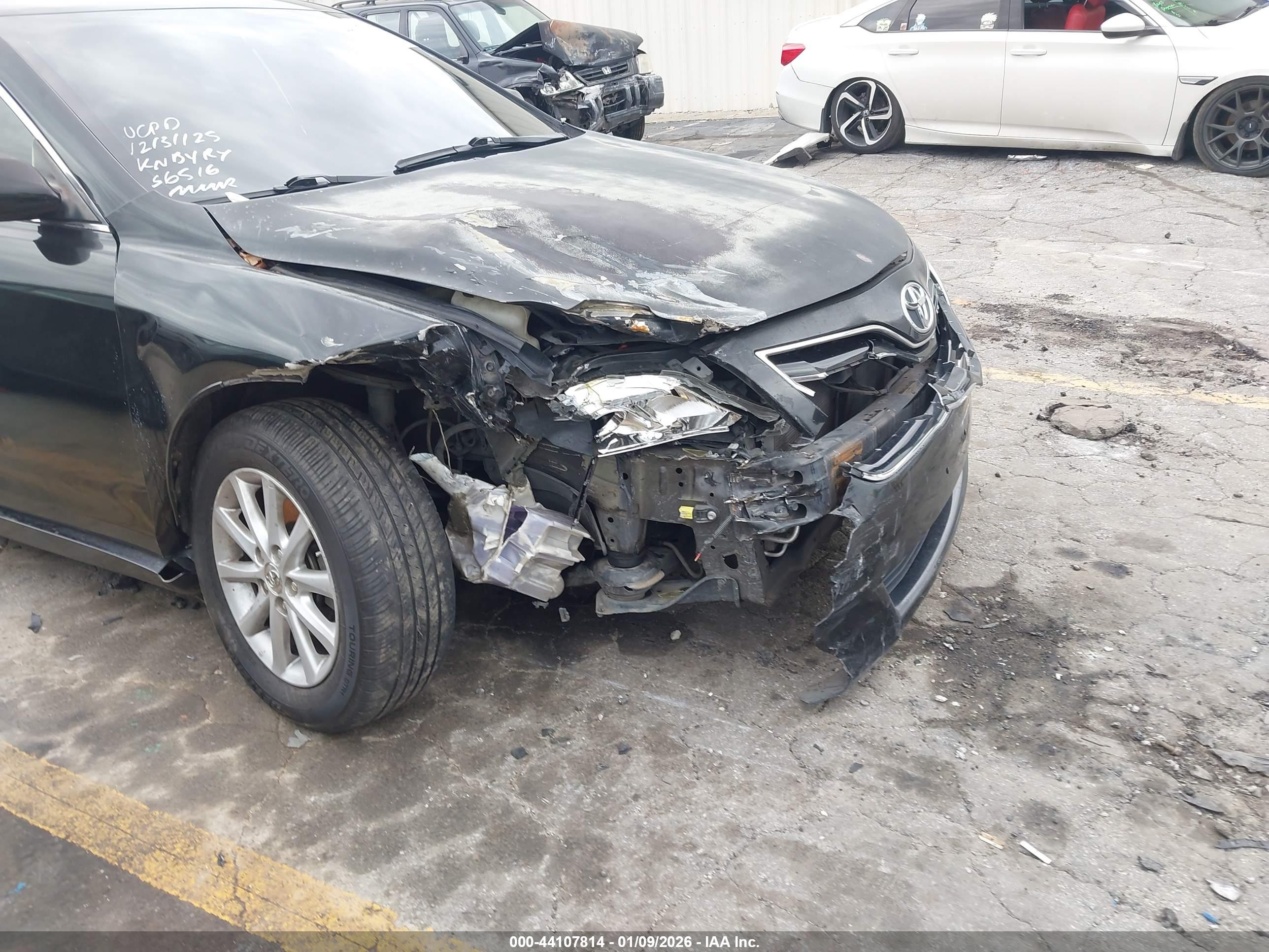 TOYOTA CAMRY image 6