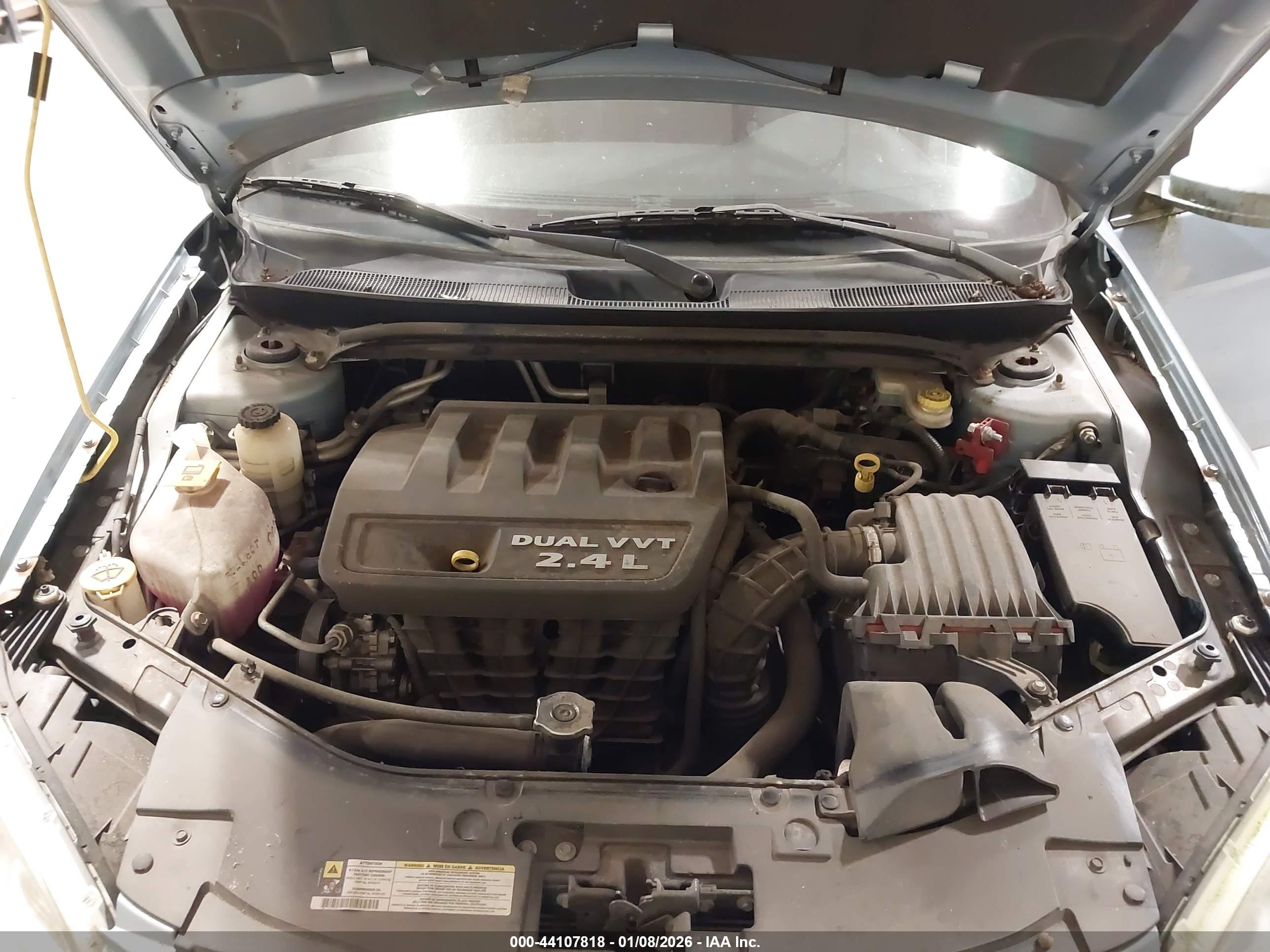 CHRYSLER 200 image 10