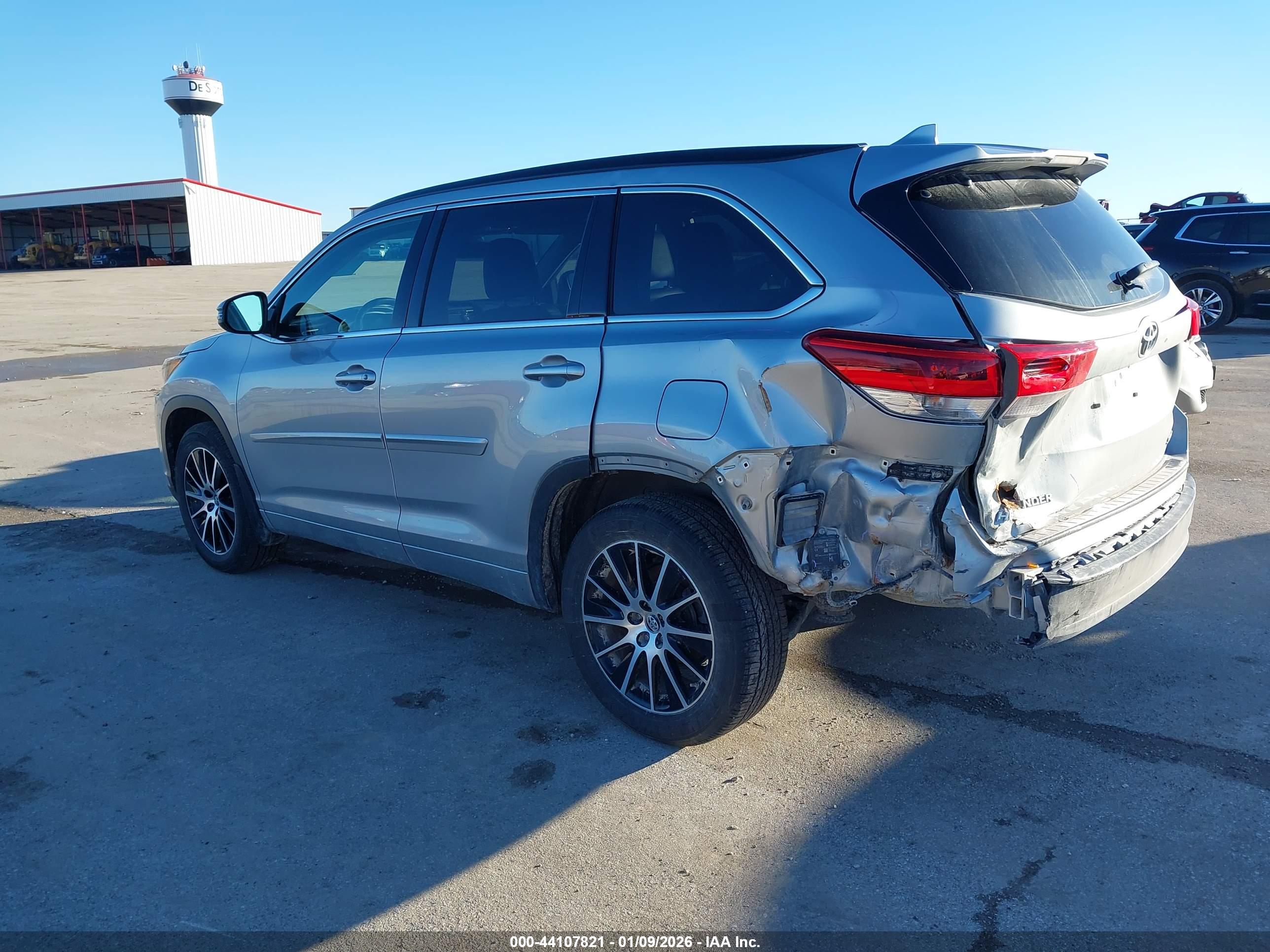 TOYOTA HIGHLANDER image 3