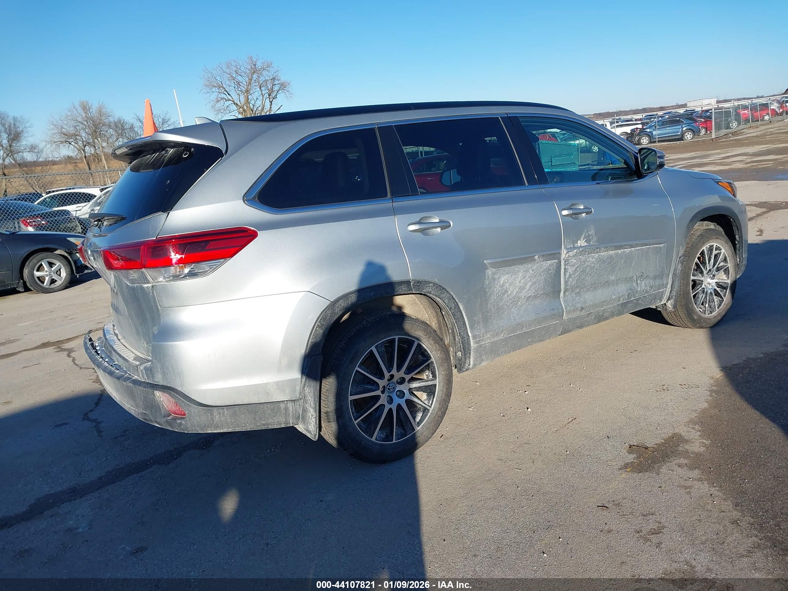 TOYOTA HIGHLANDER image 4