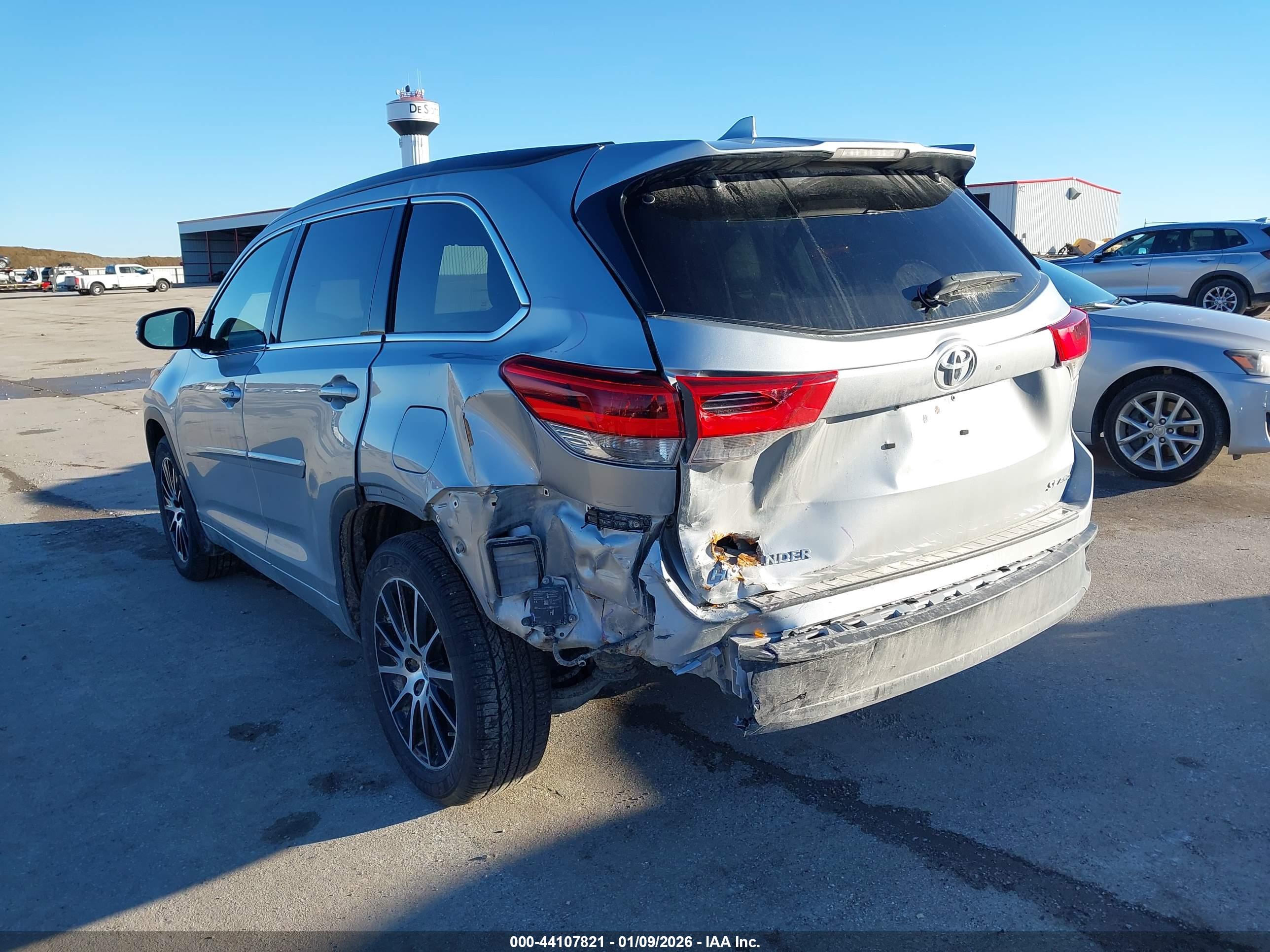 TOYOTA HIGHLANDER image 6