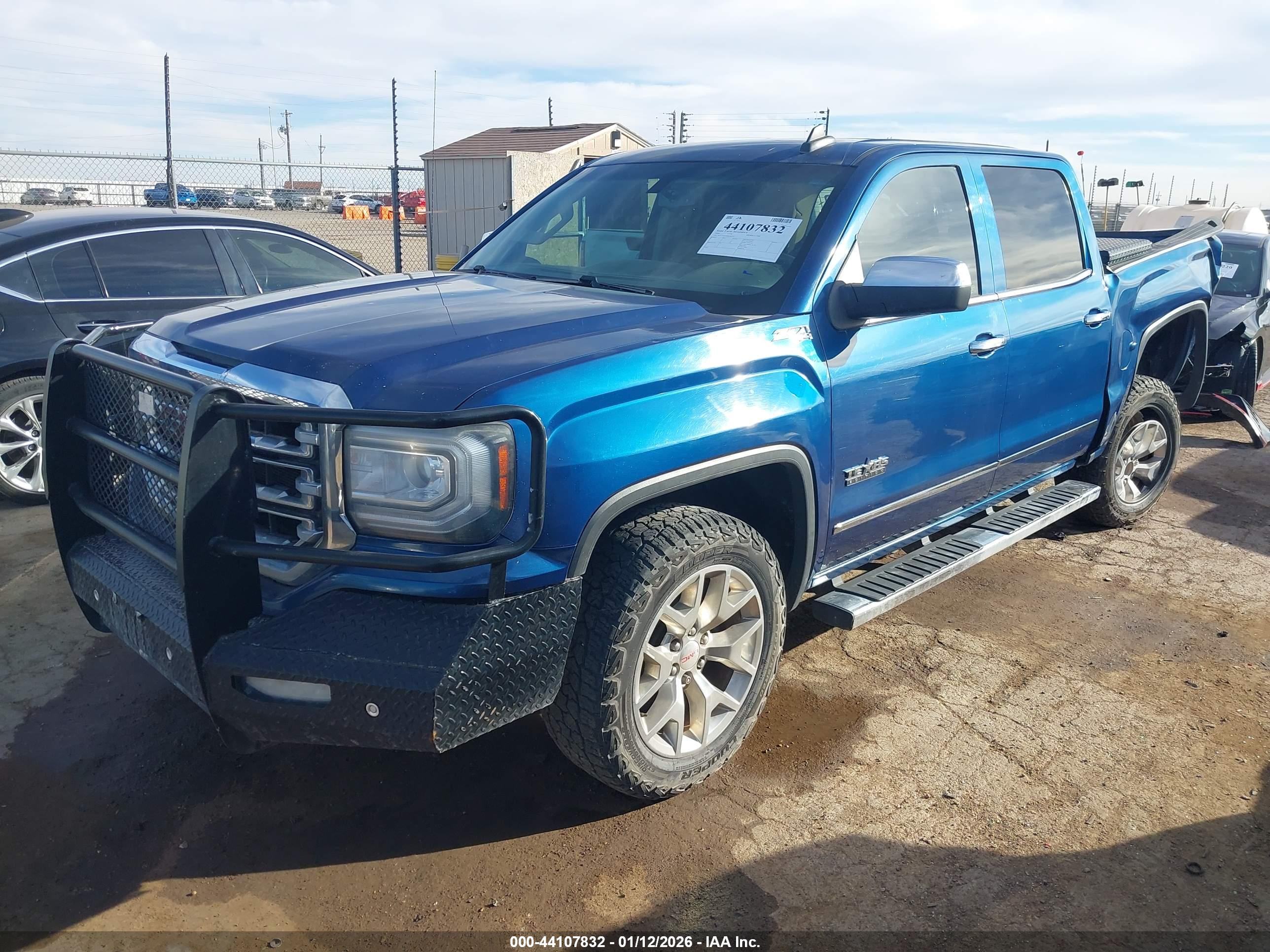 GMC SIERRA image 2