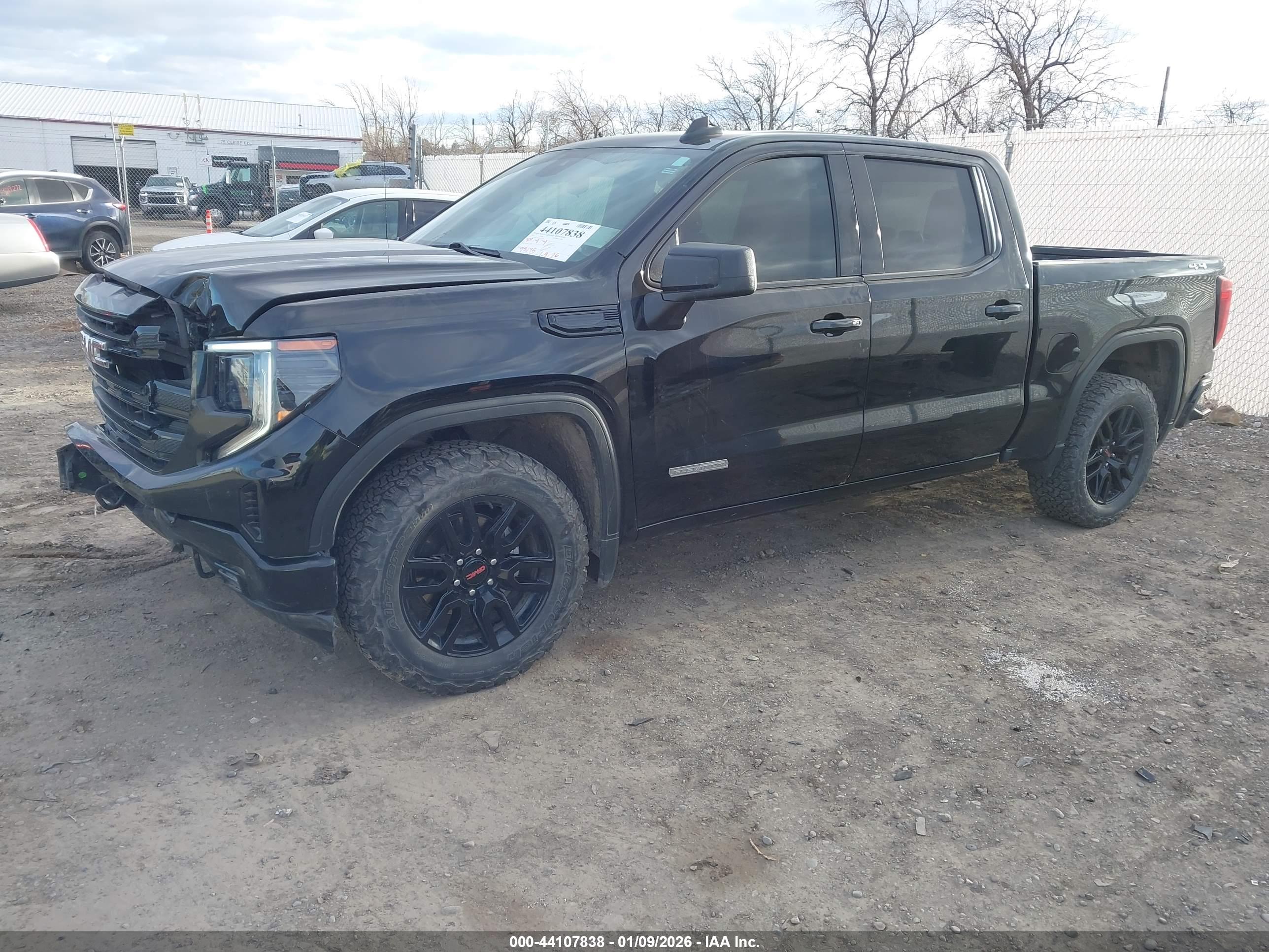 GMC SIERRA image 2