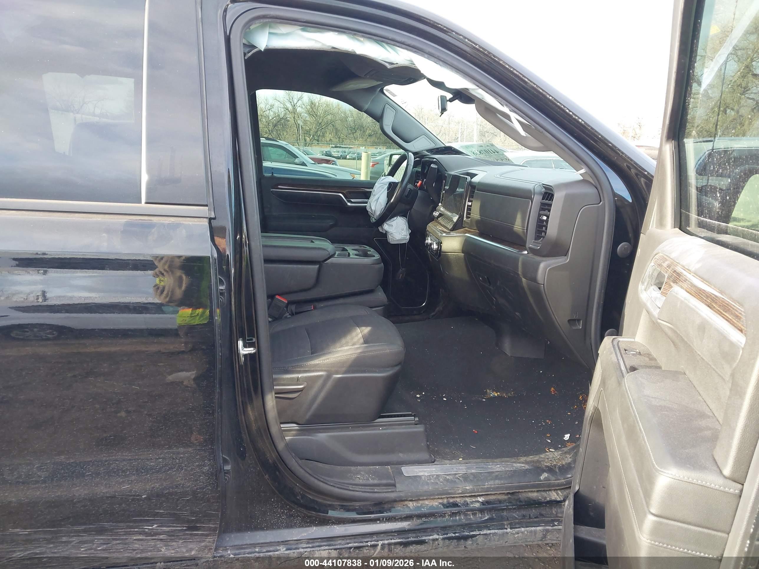 GMC SIERRA image 5