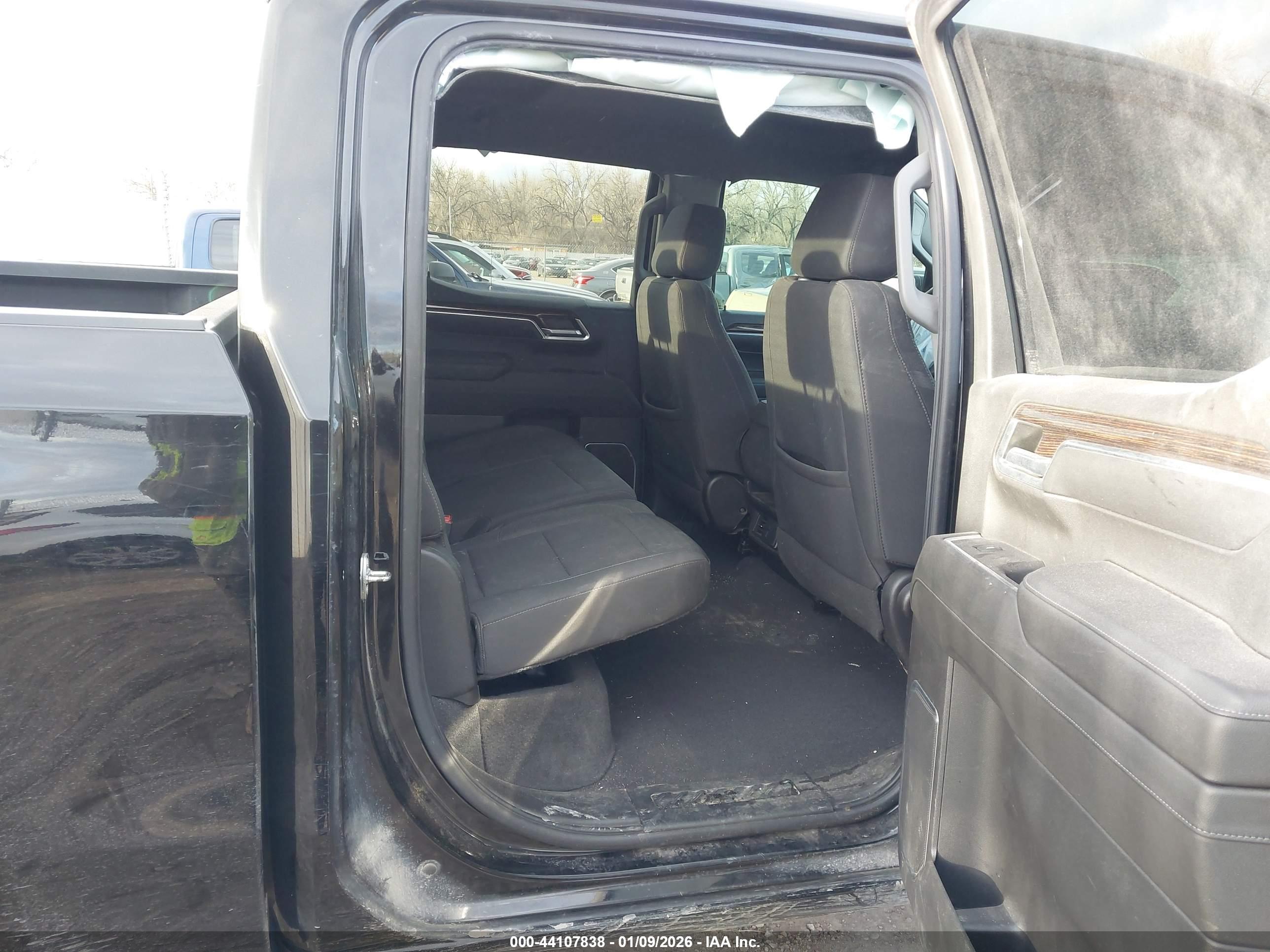 GMC SIERRA image 8
