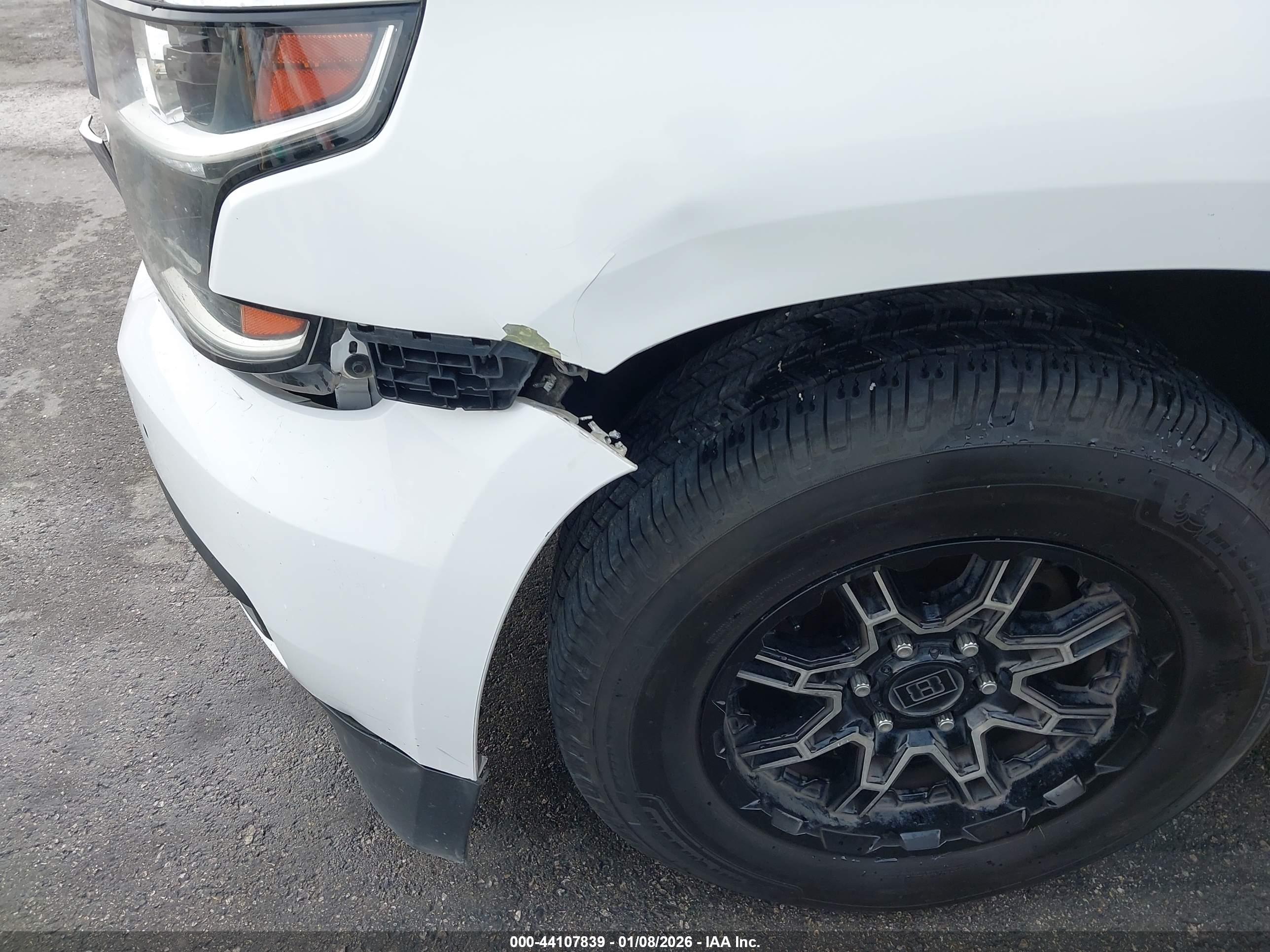 CHEVROLET TAHOE image 6
