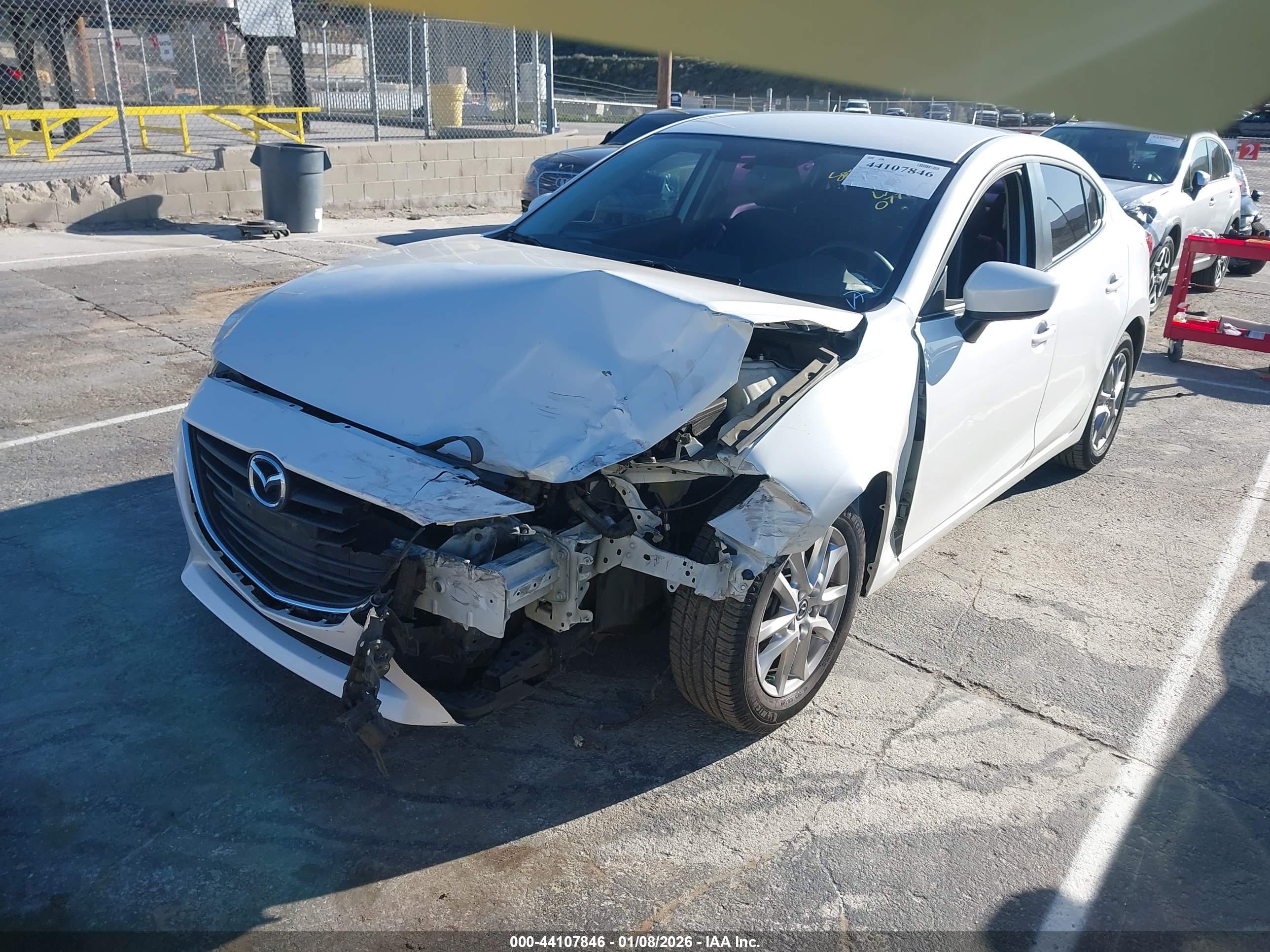MAZDA MAZDA3 image 2