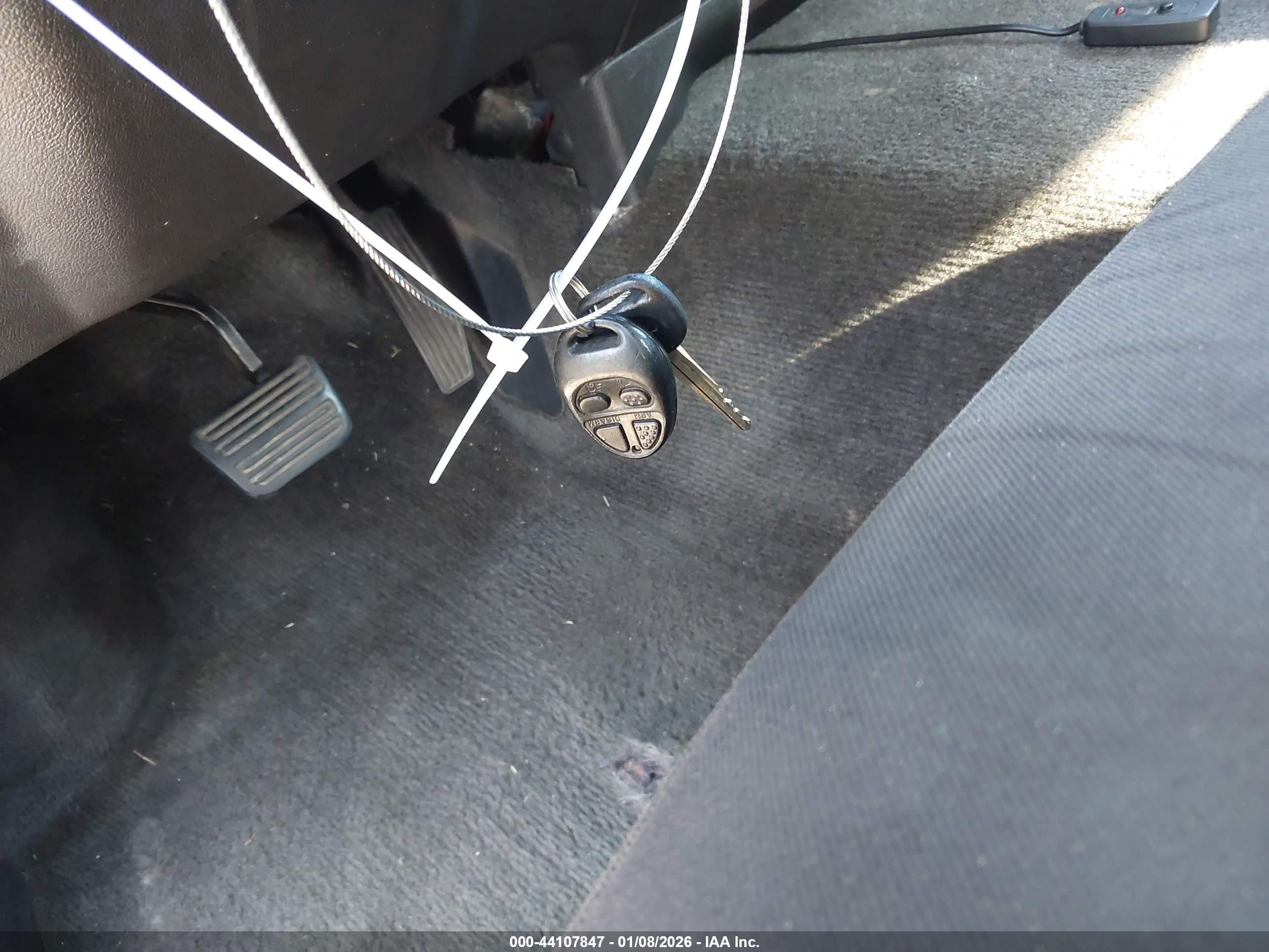 CHEVROLET COLORADO image 11