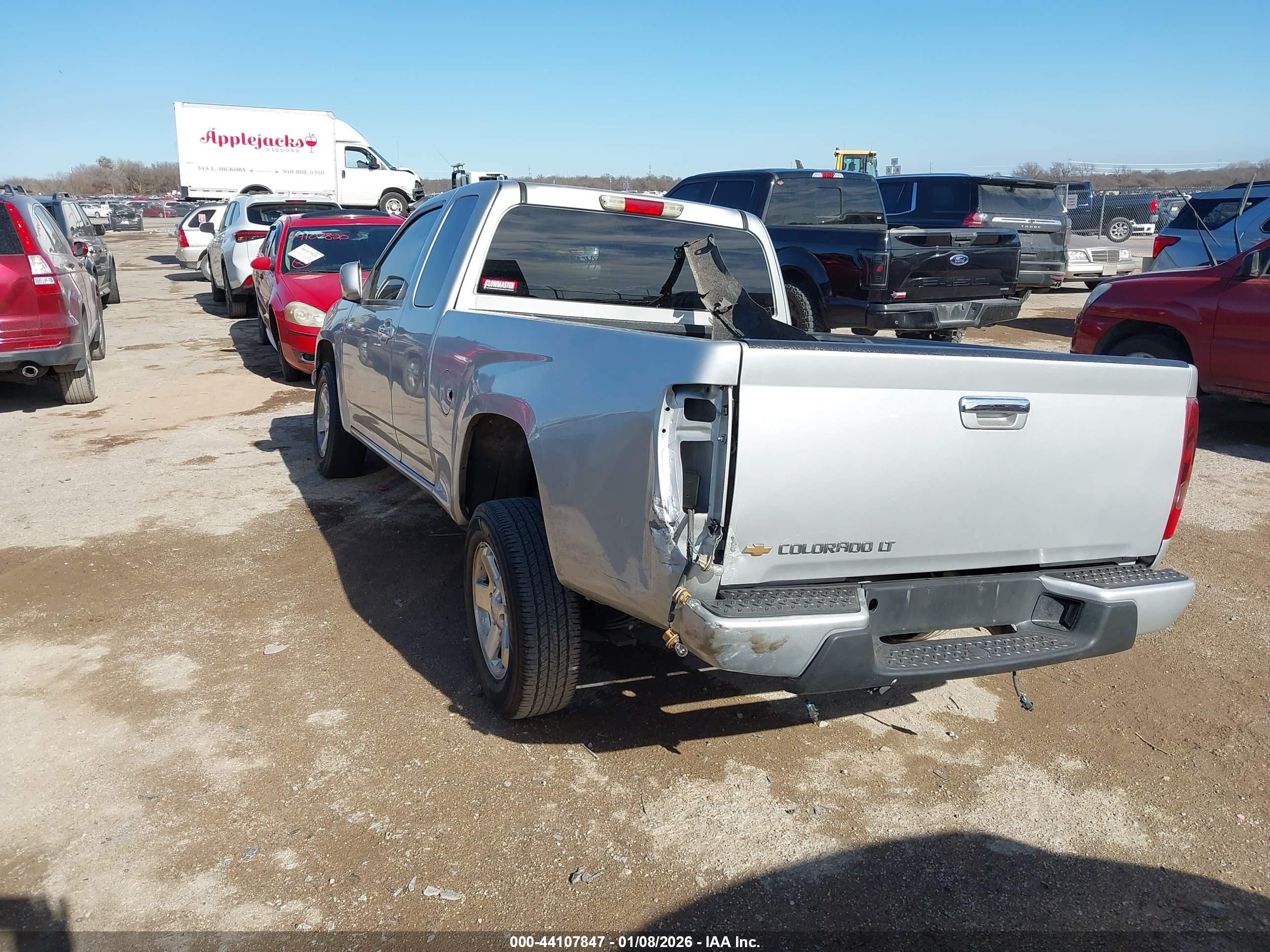 CHEVROLET COLORADO image 3
