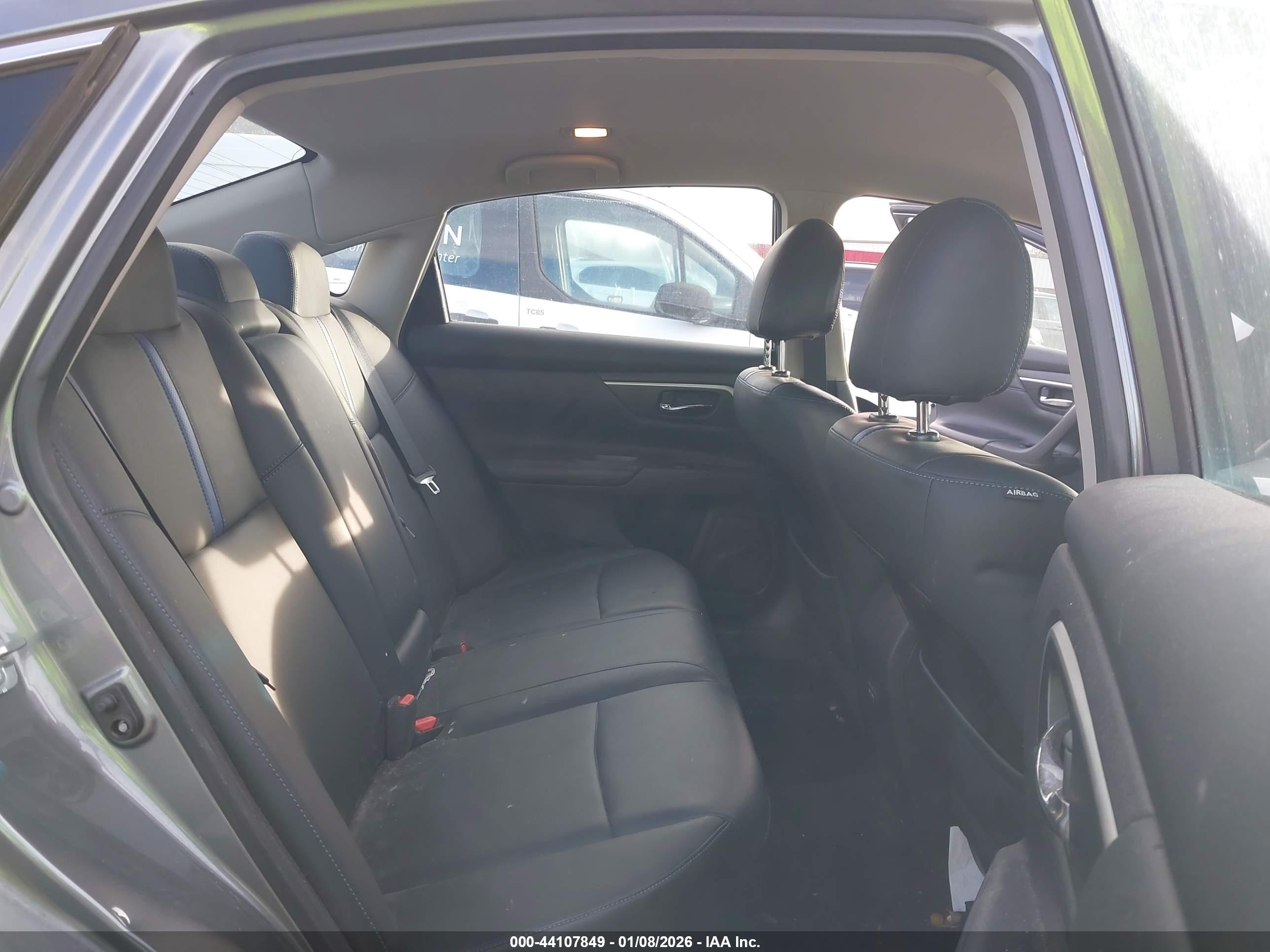 NISSAN ALTIMA image 8