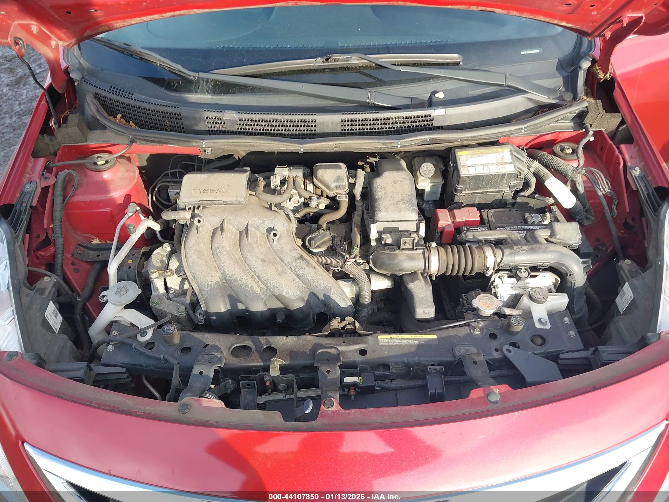 NISSAN VERSA image 10