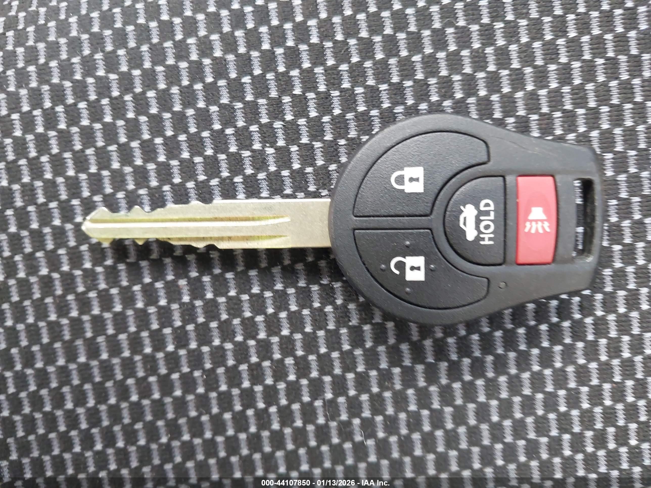 NISSAN VERSA image 11