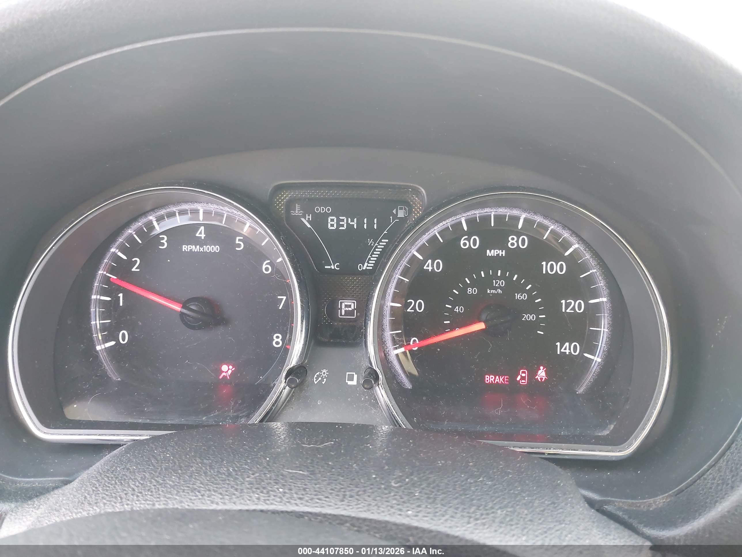NISSAN VERSA image 7