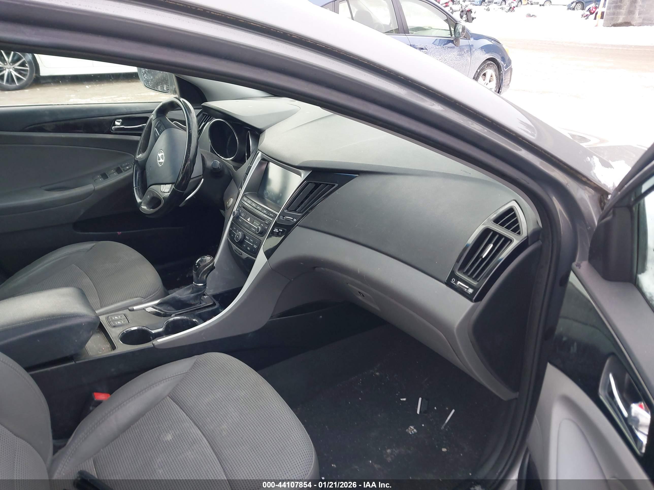 HYUNDAI SONATA image 5