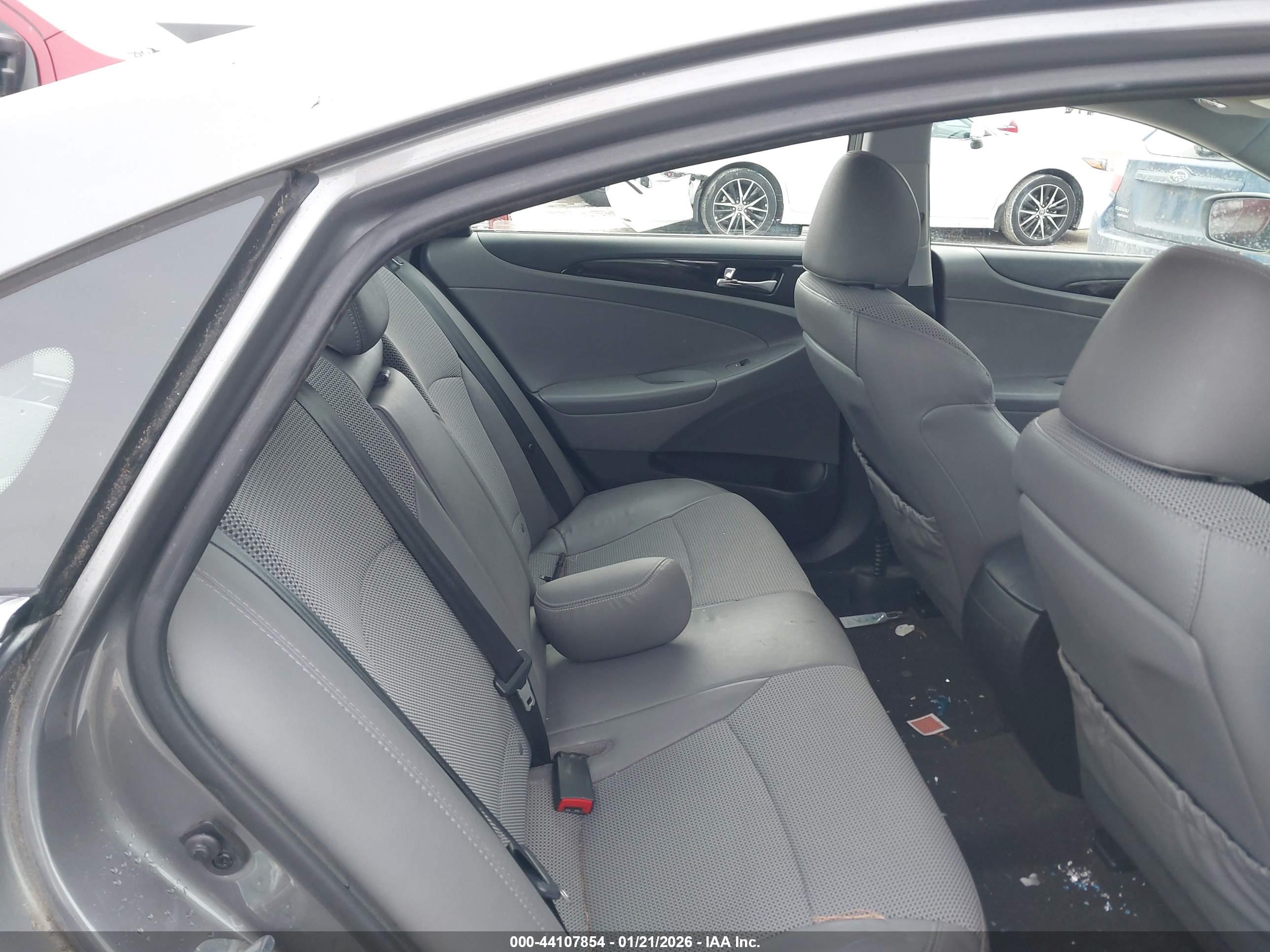 HYUNDAI SONATA image 8
