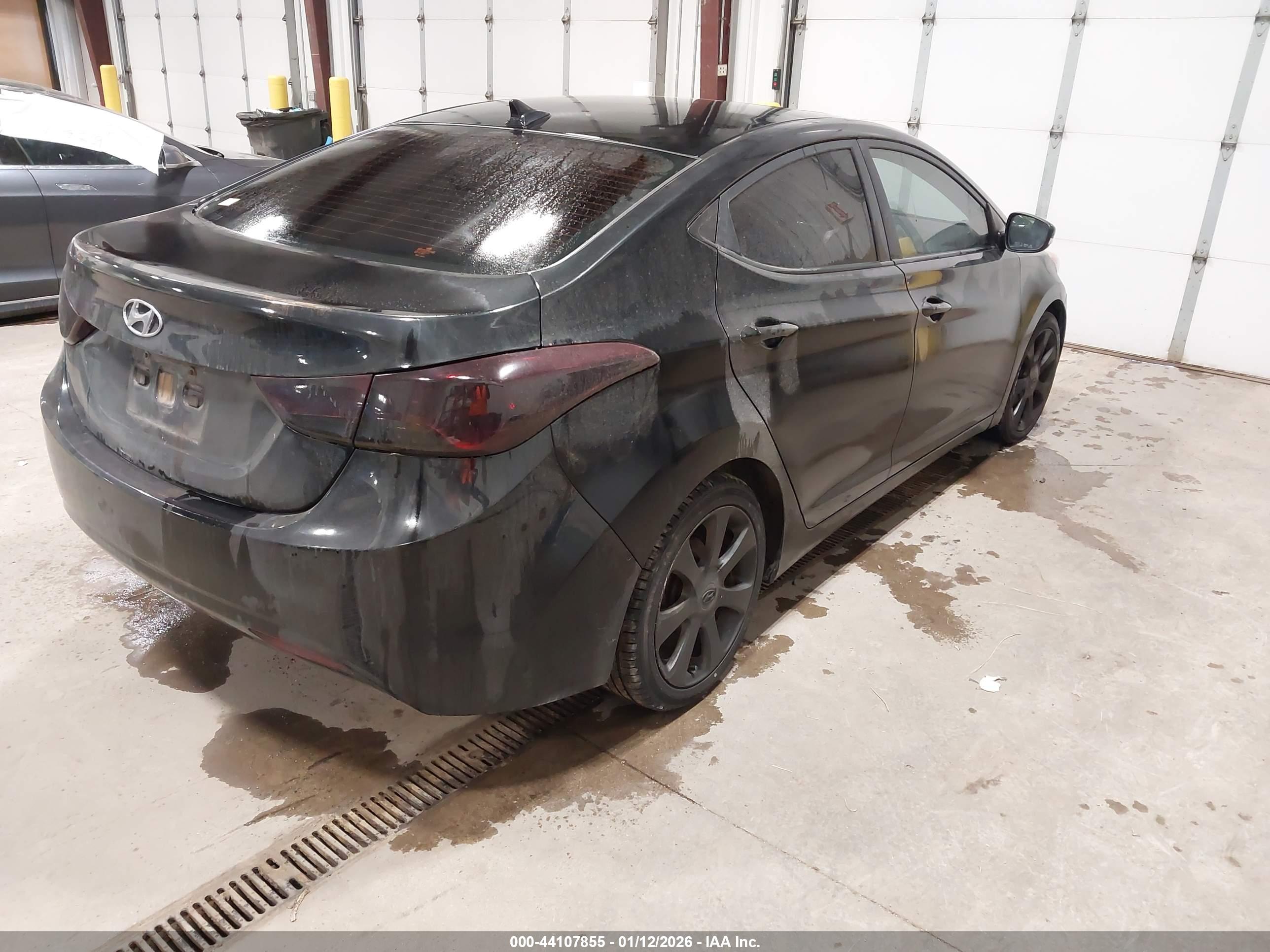 HYUNDAI ELANTRA image 4