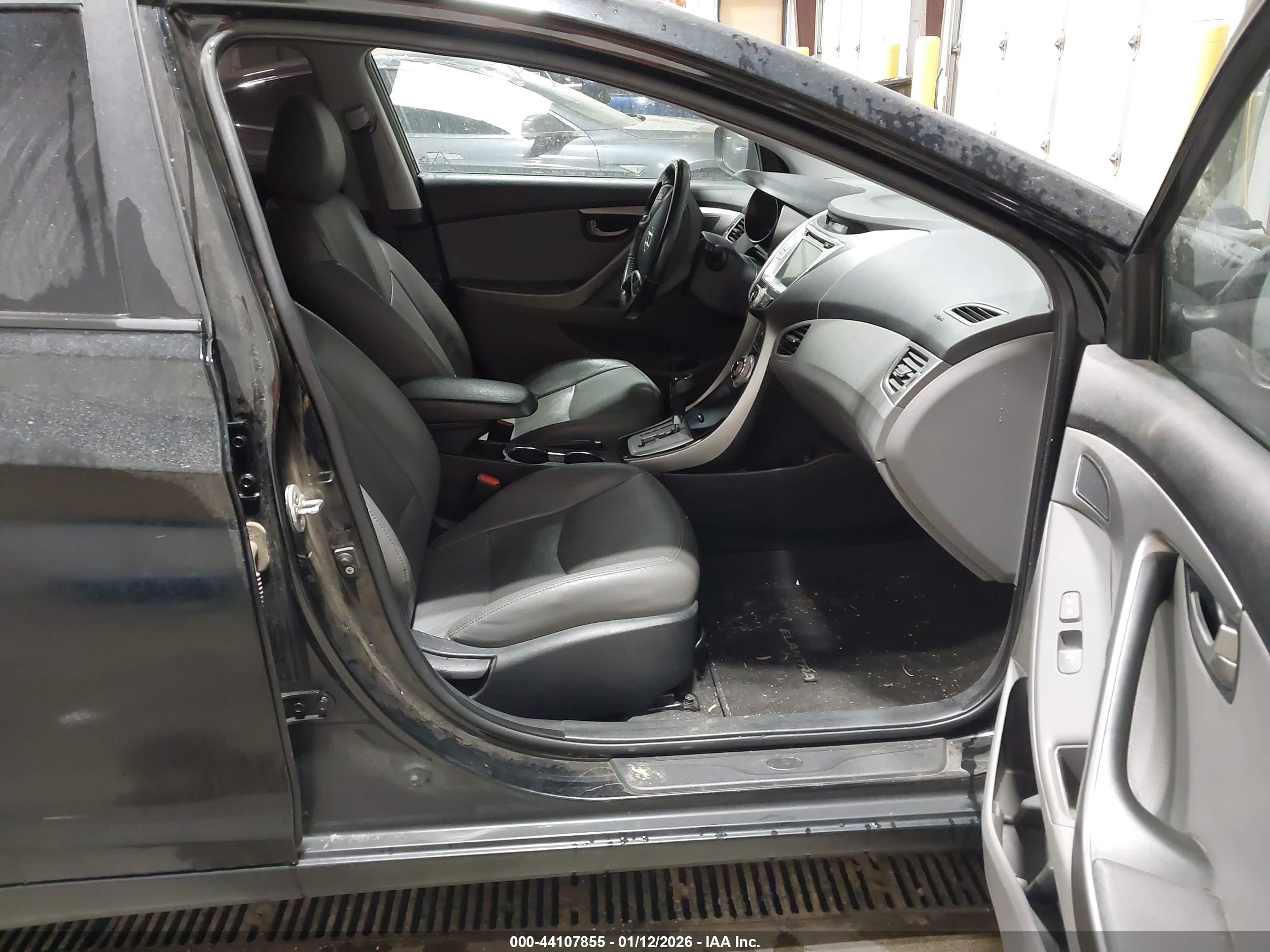 HYUNDAI ELANTRA image 5