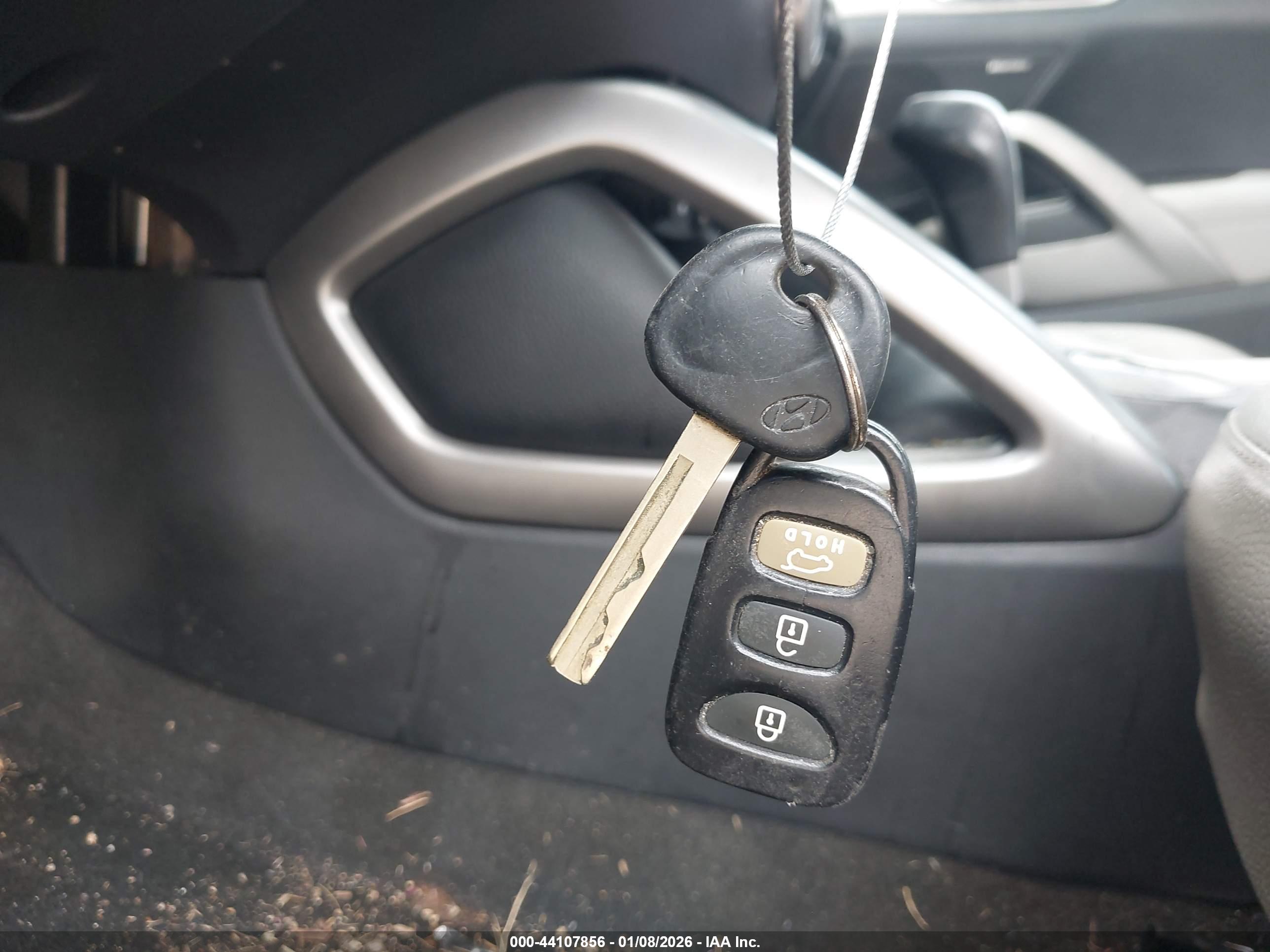 HYUNDAI VELOSTER image 11