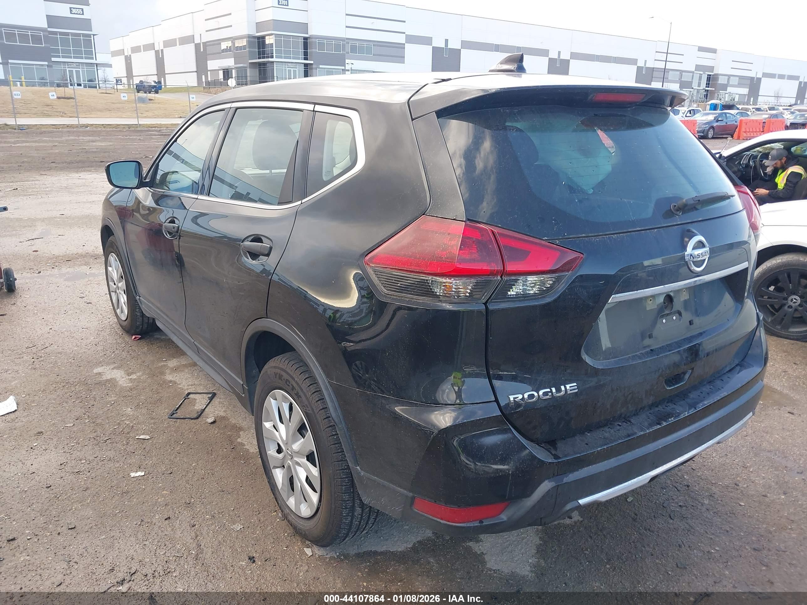 NISSAN ROGUE image 3