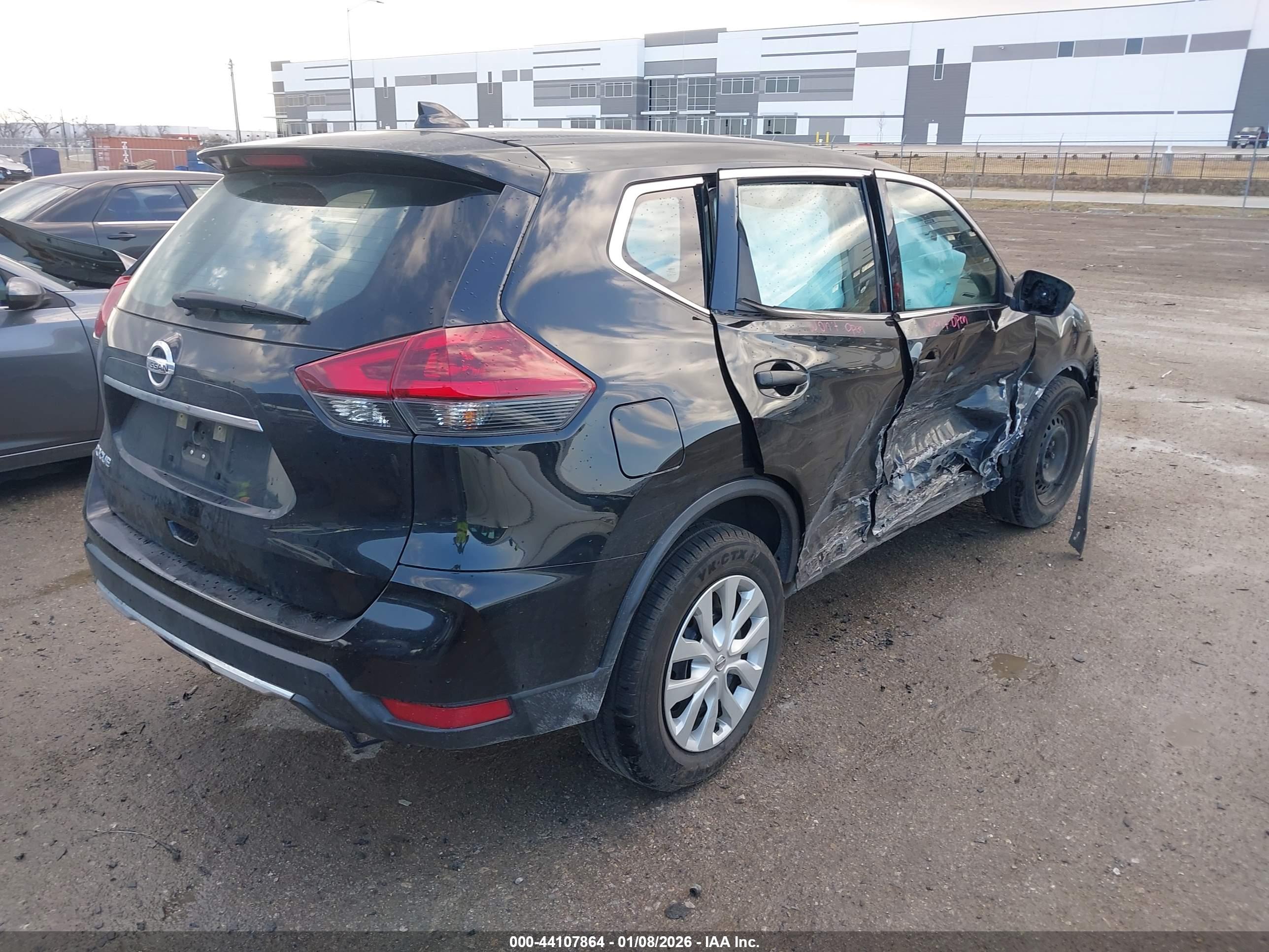 NISSAN ROGUE image 4