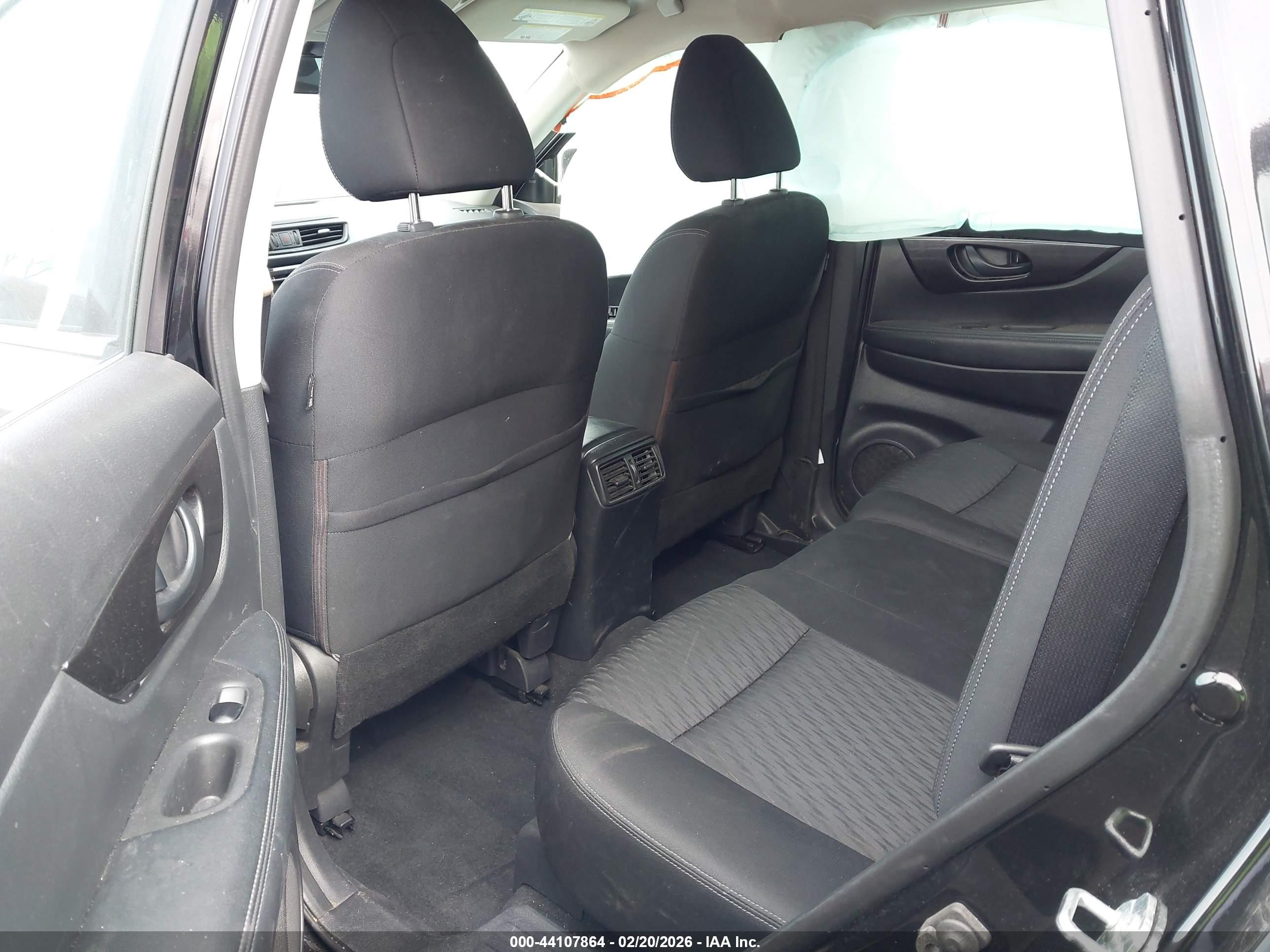 NISSAN ROGUE image 8