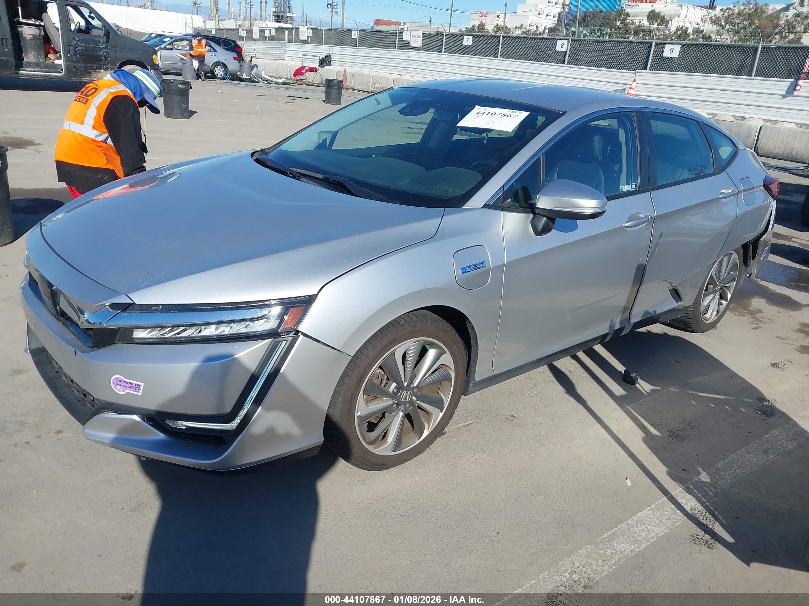 HONDA CLARITY image 2