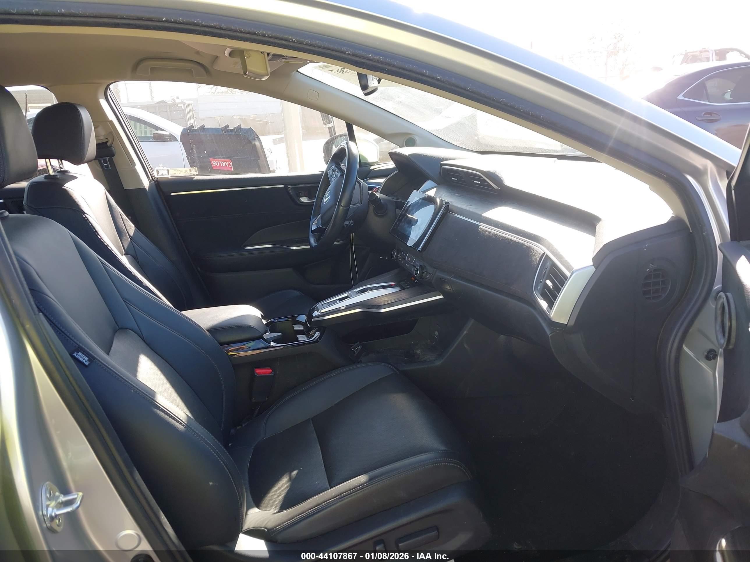 HONDA CLARITY image 5