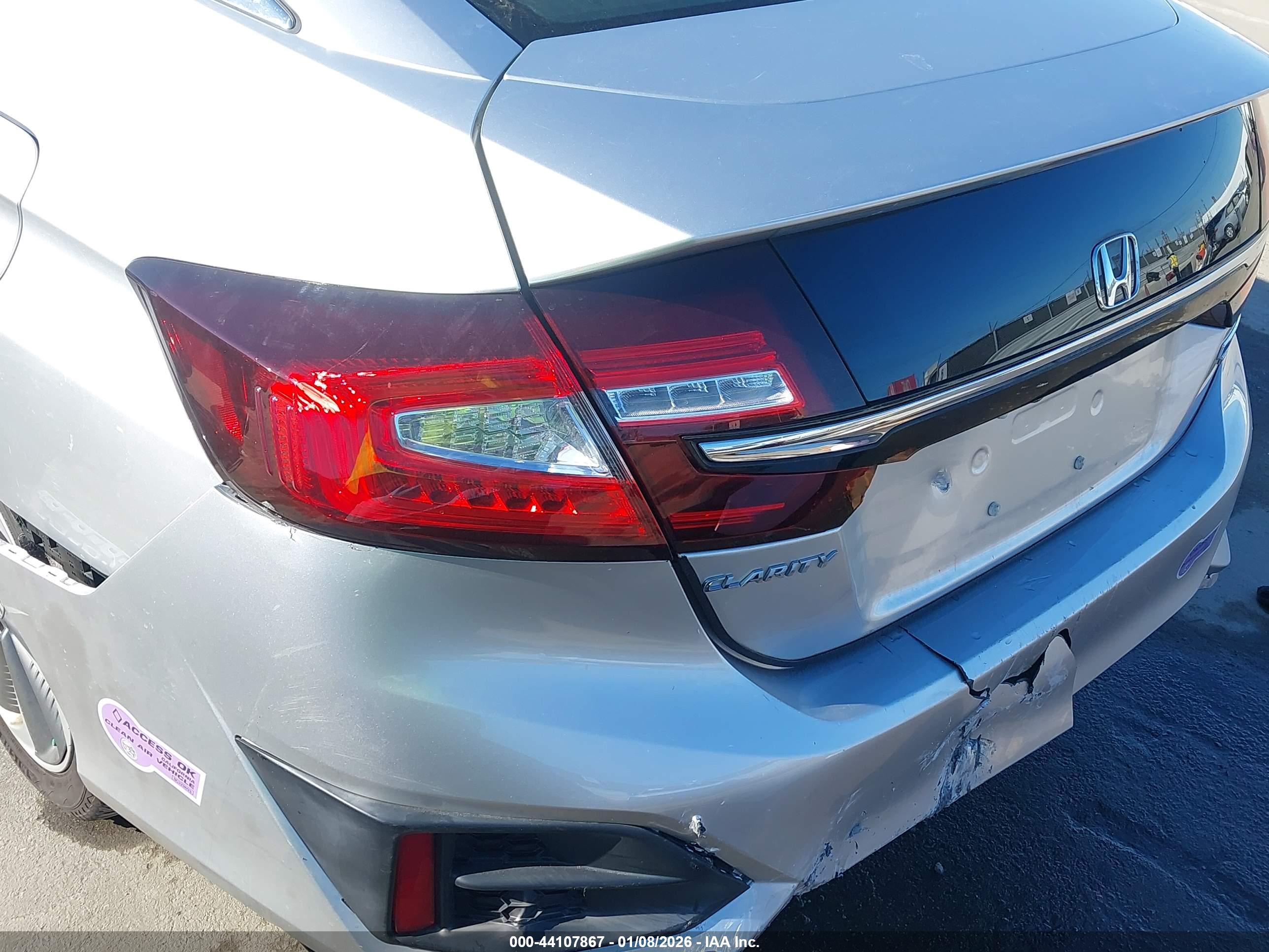 HONDA CLARITY image 6
