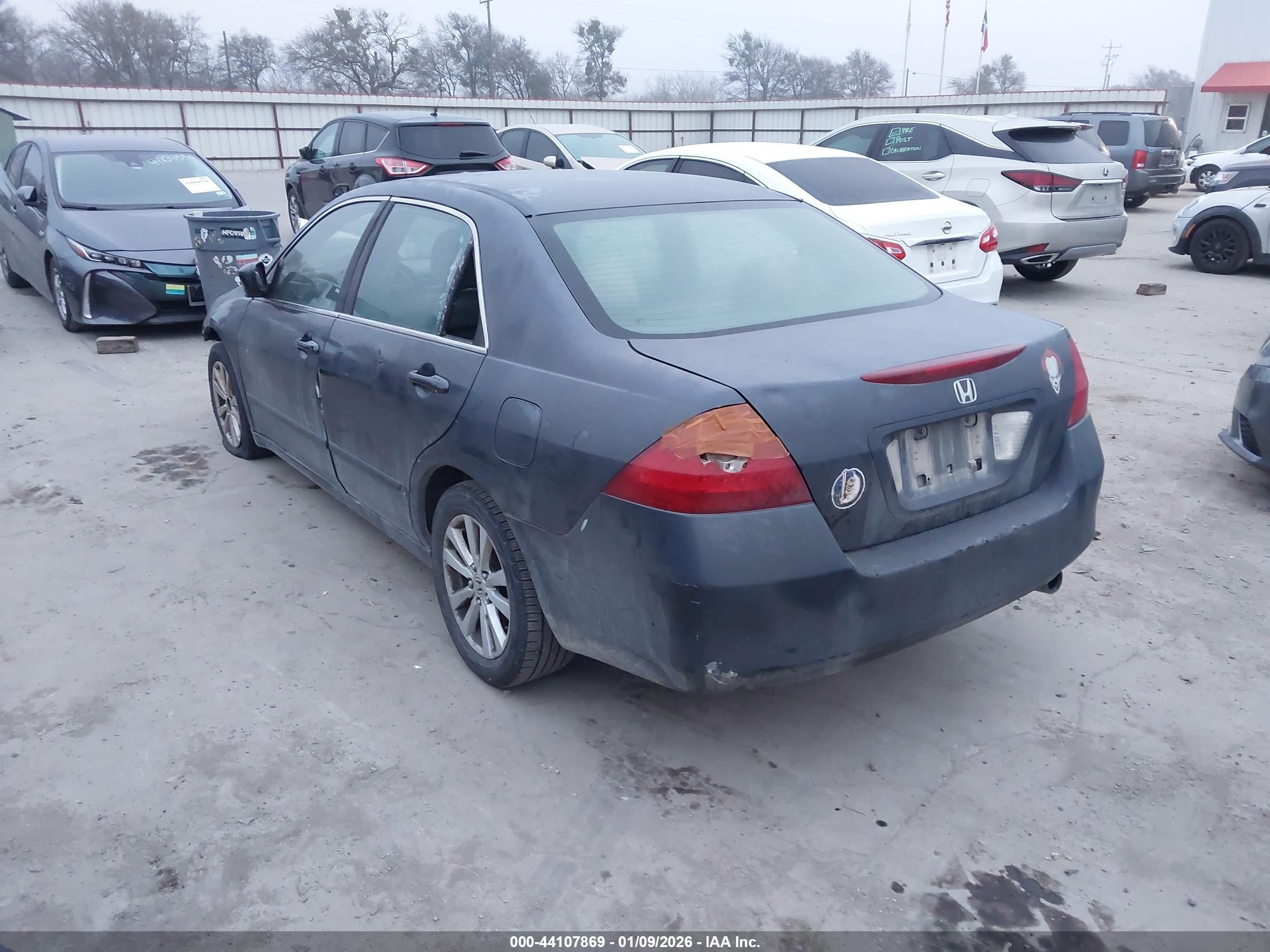 HONDA ACCORD image 3