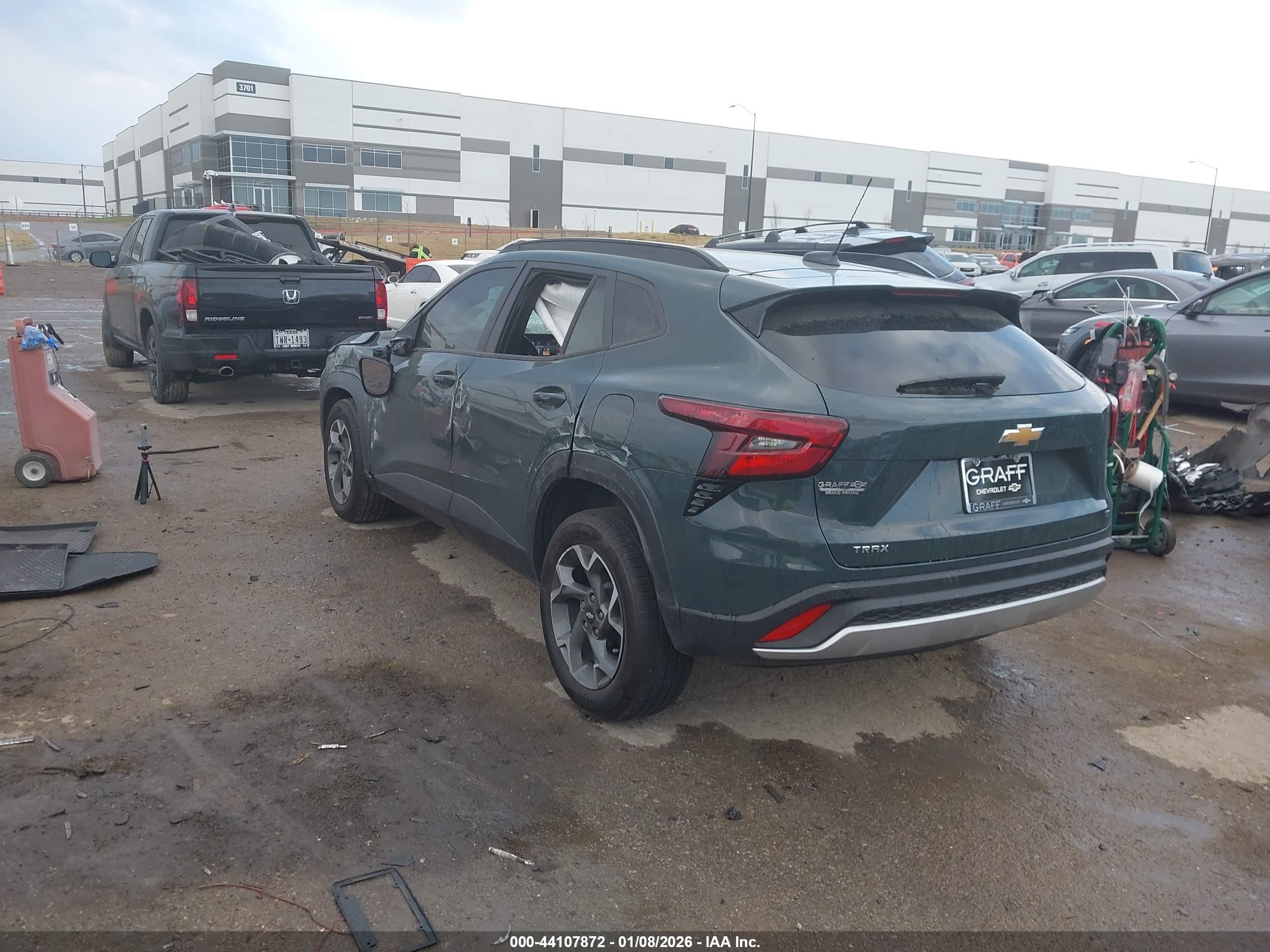 CHEVROLET TRAX image 3