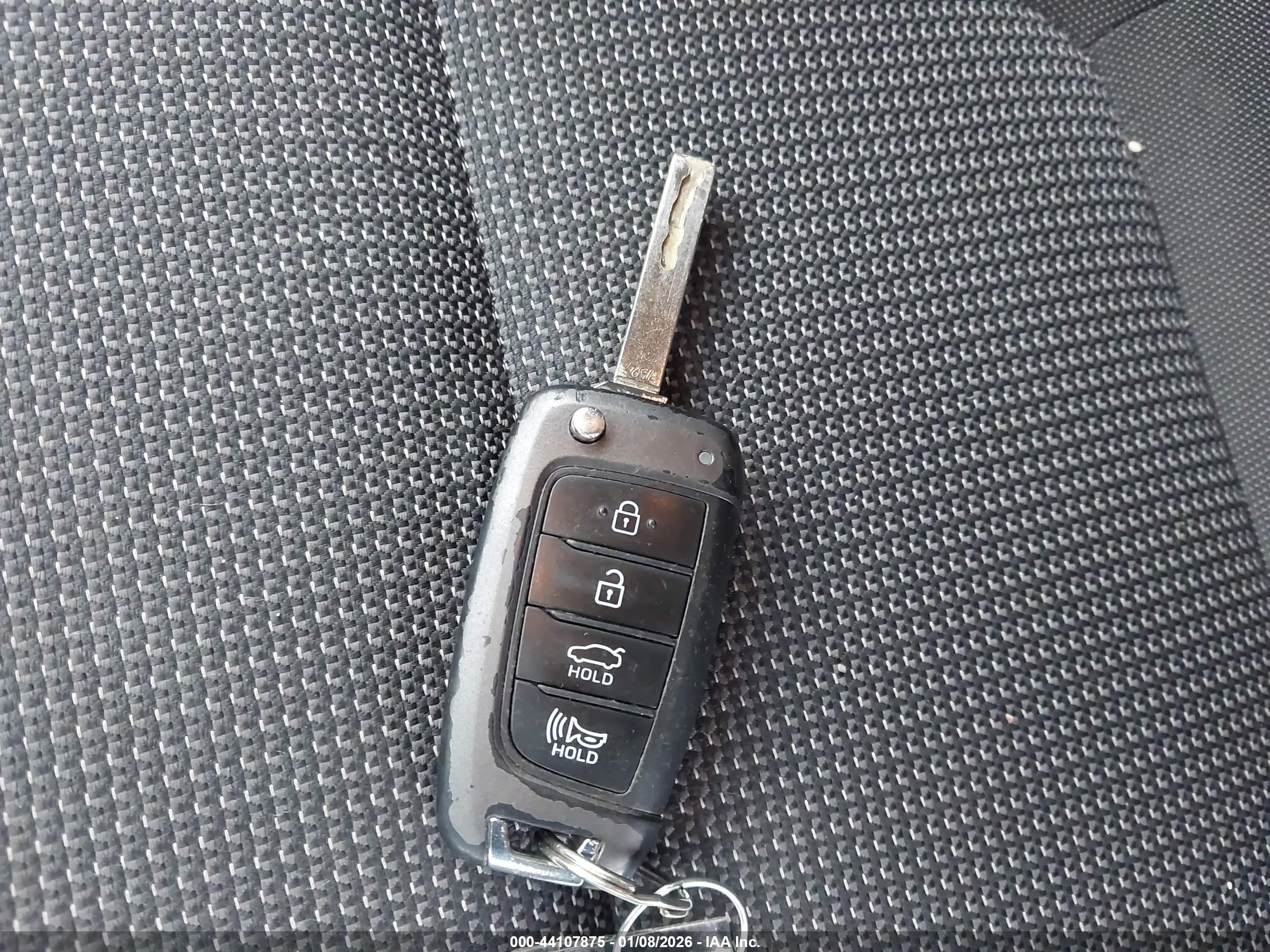 HYUNDAI ACCENT image 11