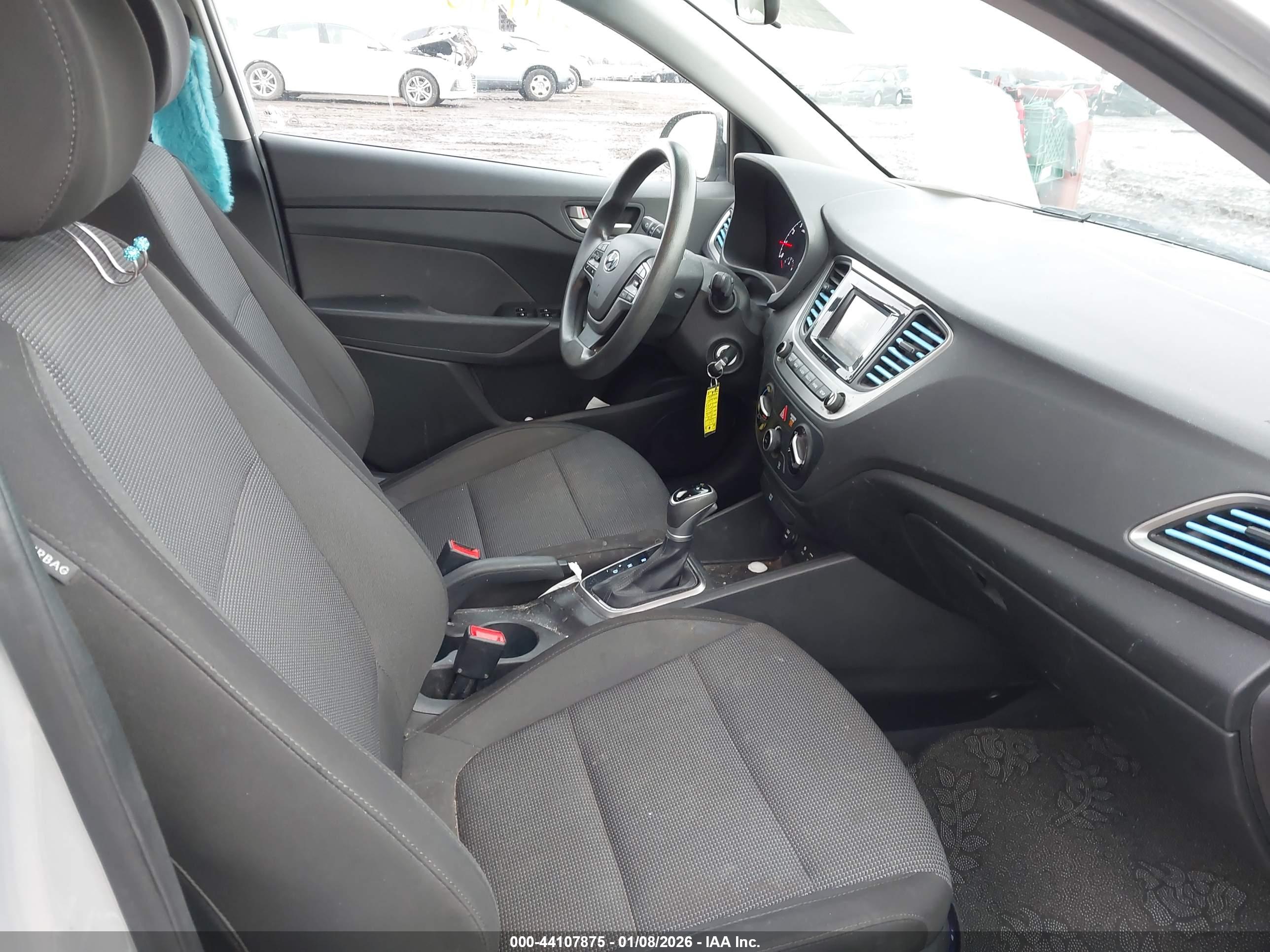 HYUNDAI ACCENT image 5