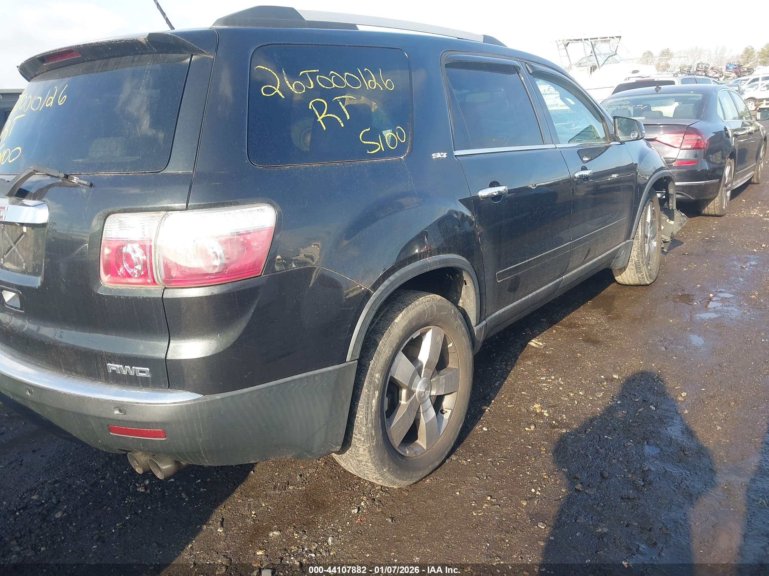 GMC ACADIA image 4