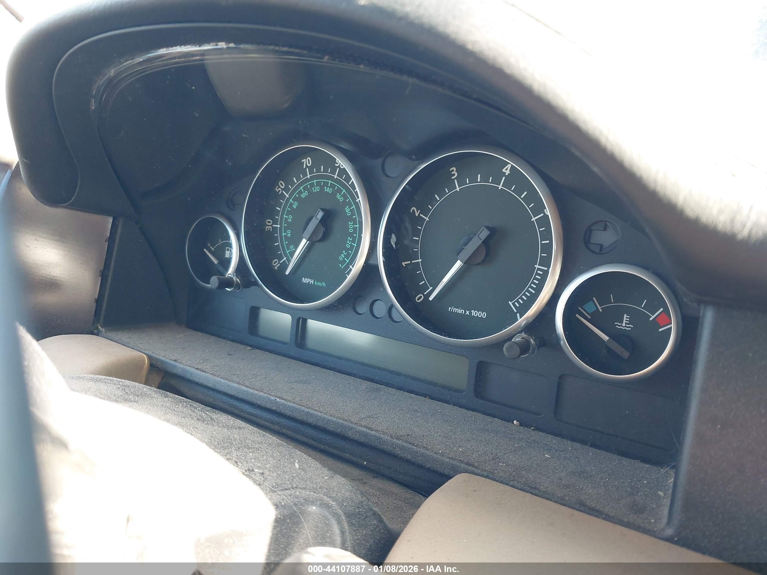 LAND ROVER image 7