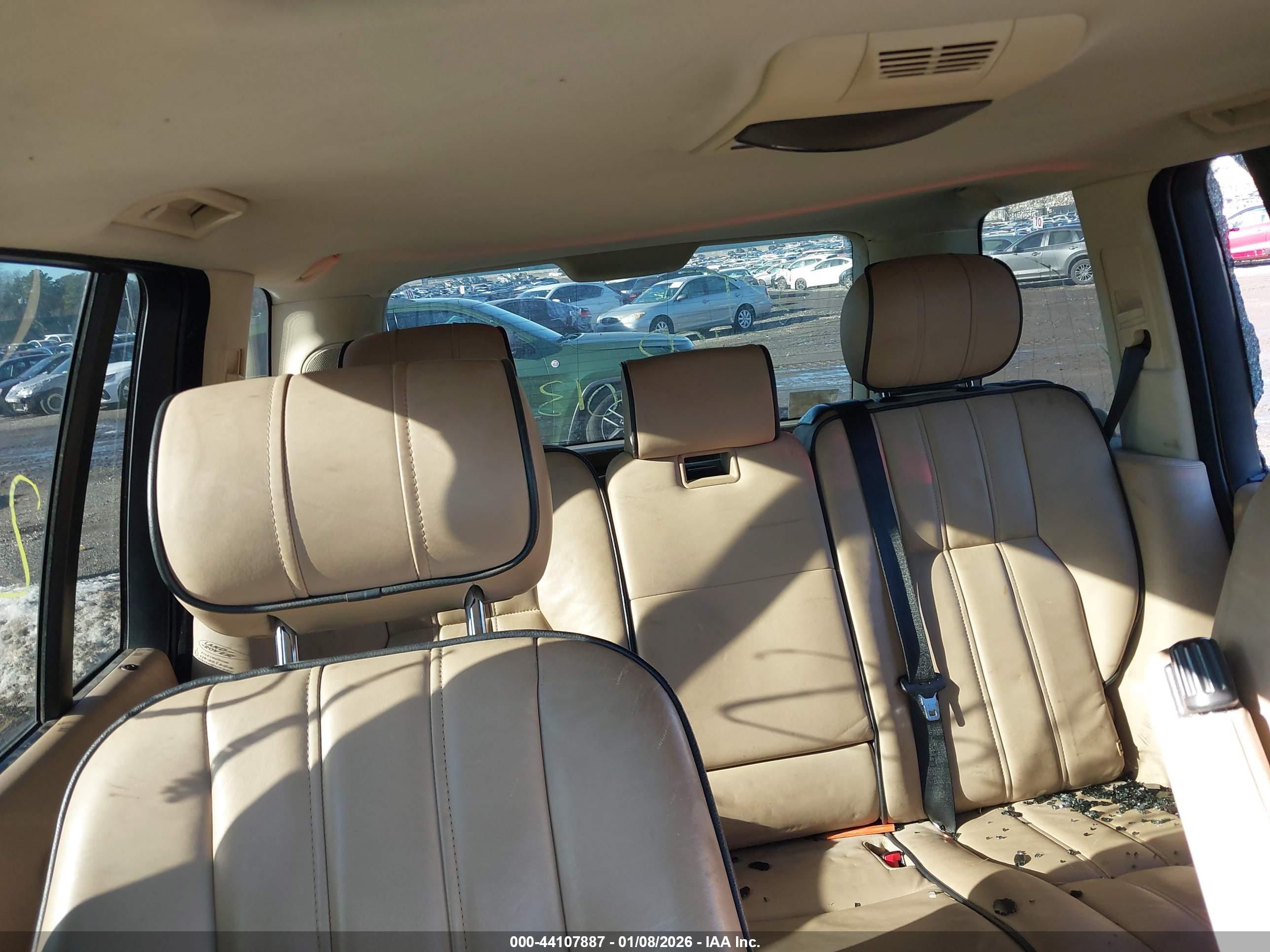 LAND ROVER image 8