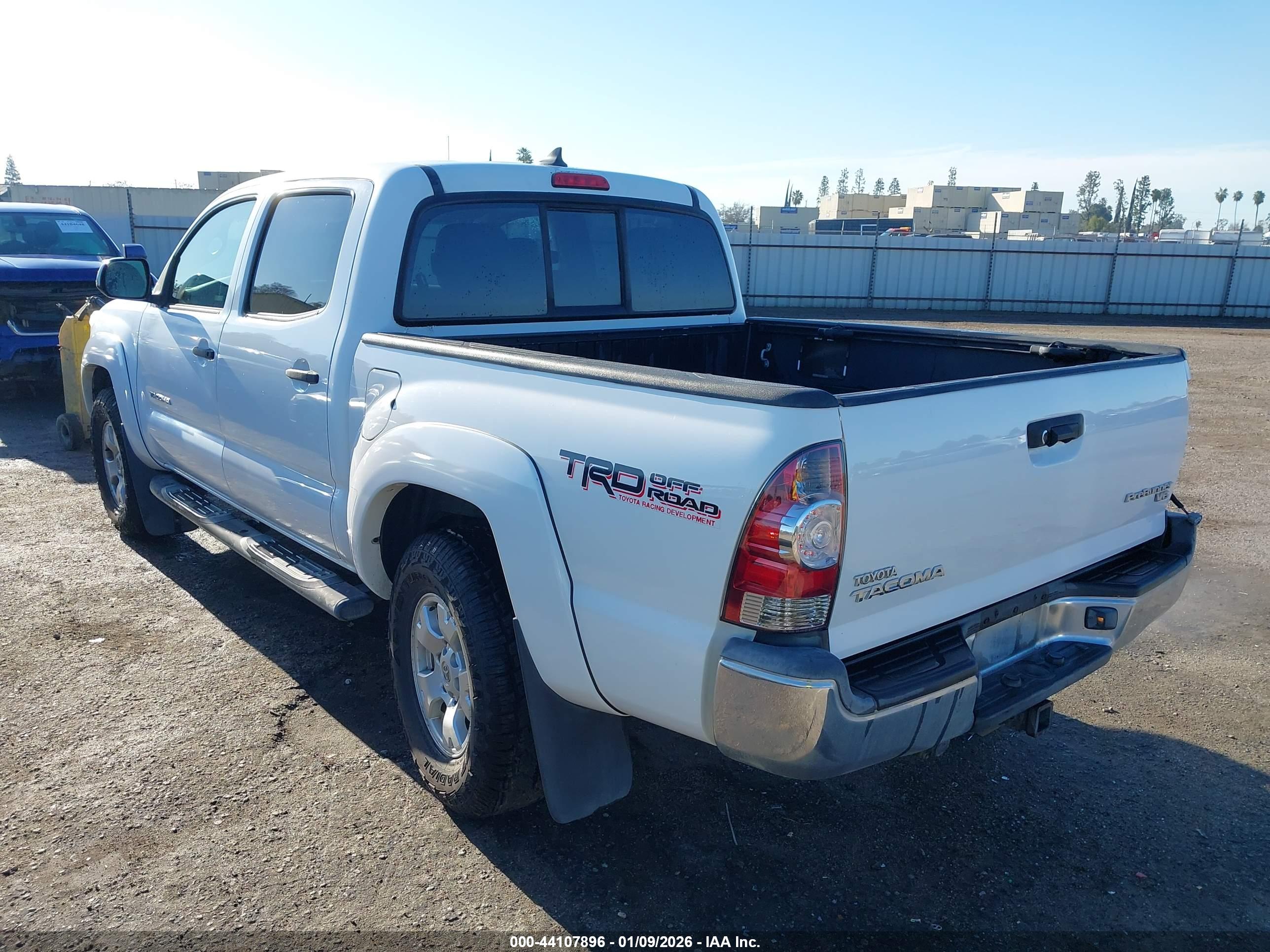 TOYOTA TACOMA image 3