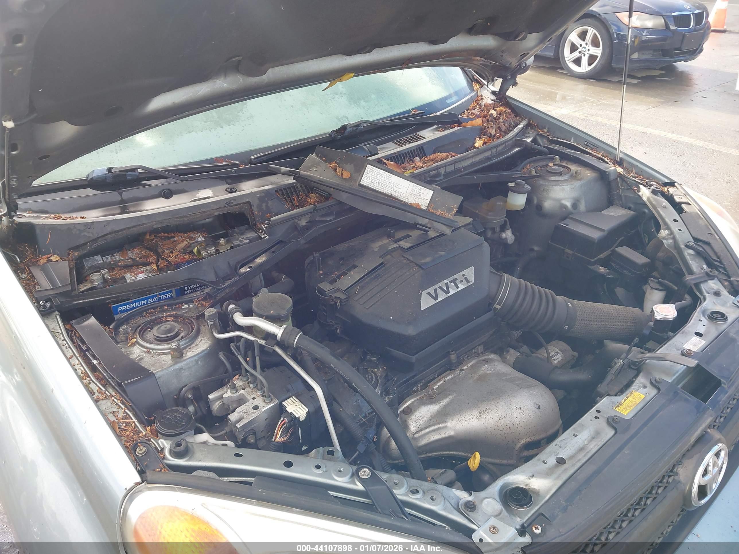 TOYOTA RAV4 image 10