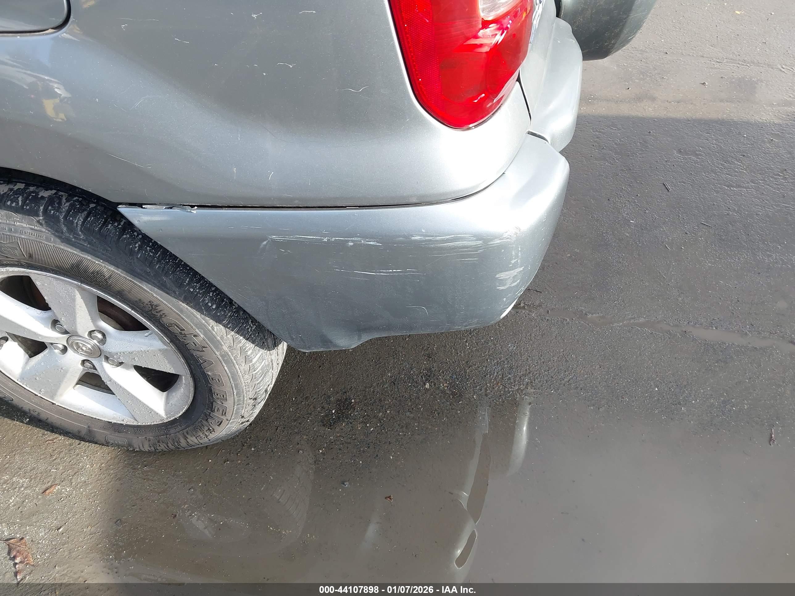 TOYOTA RAV4 image 6