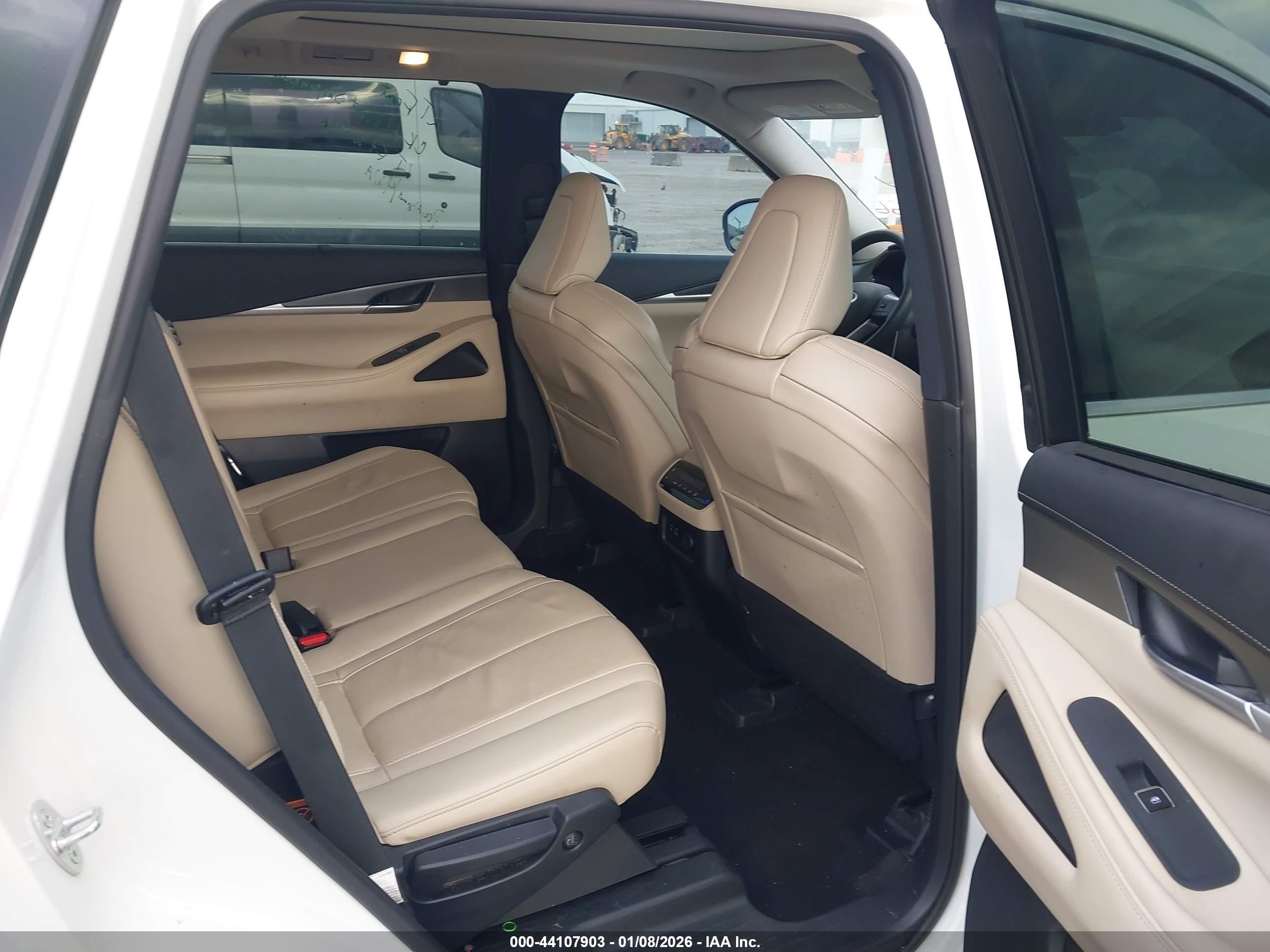 INFINITI QX60 image 8