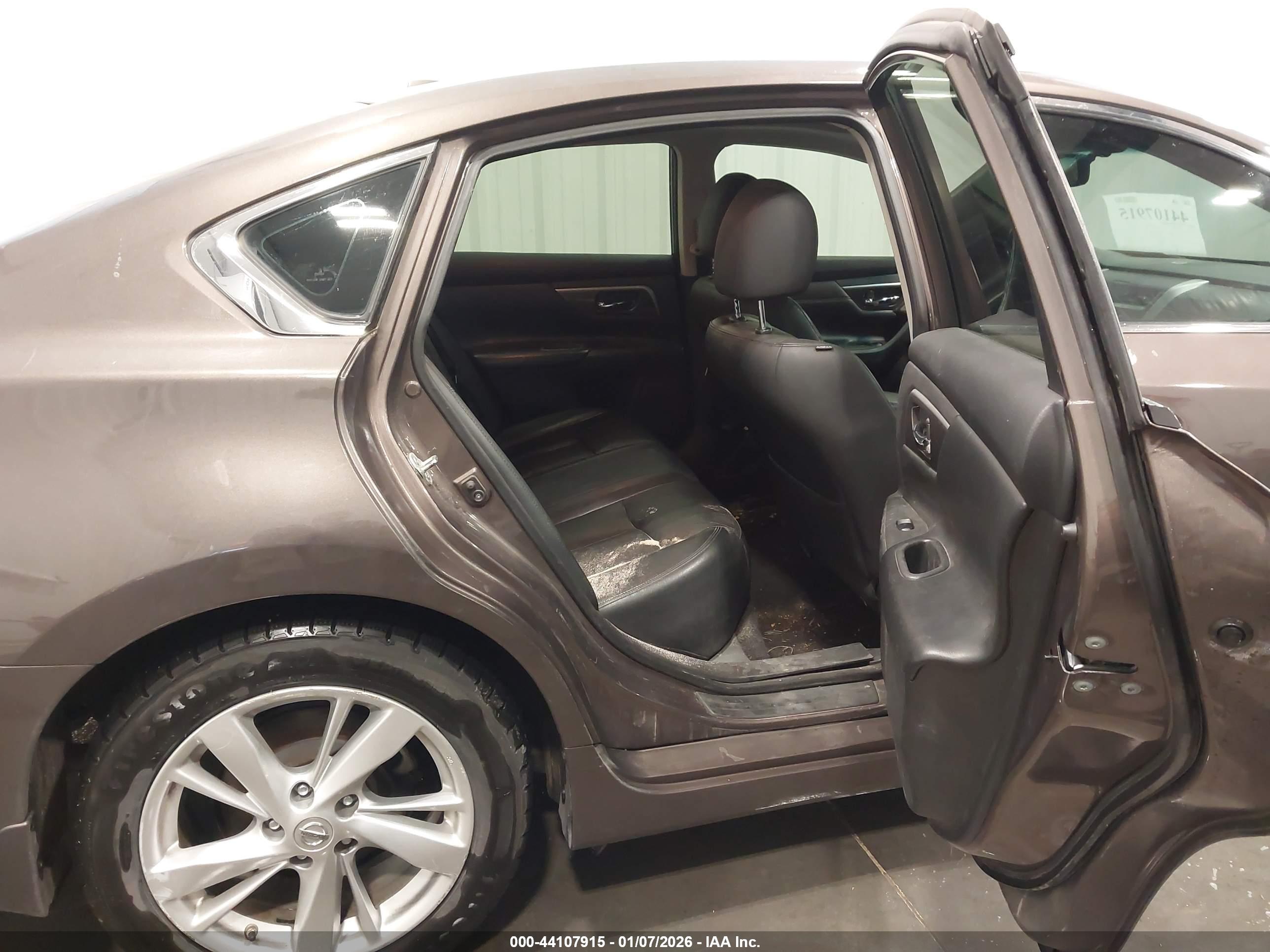 NISSAN ALTIMA image 8