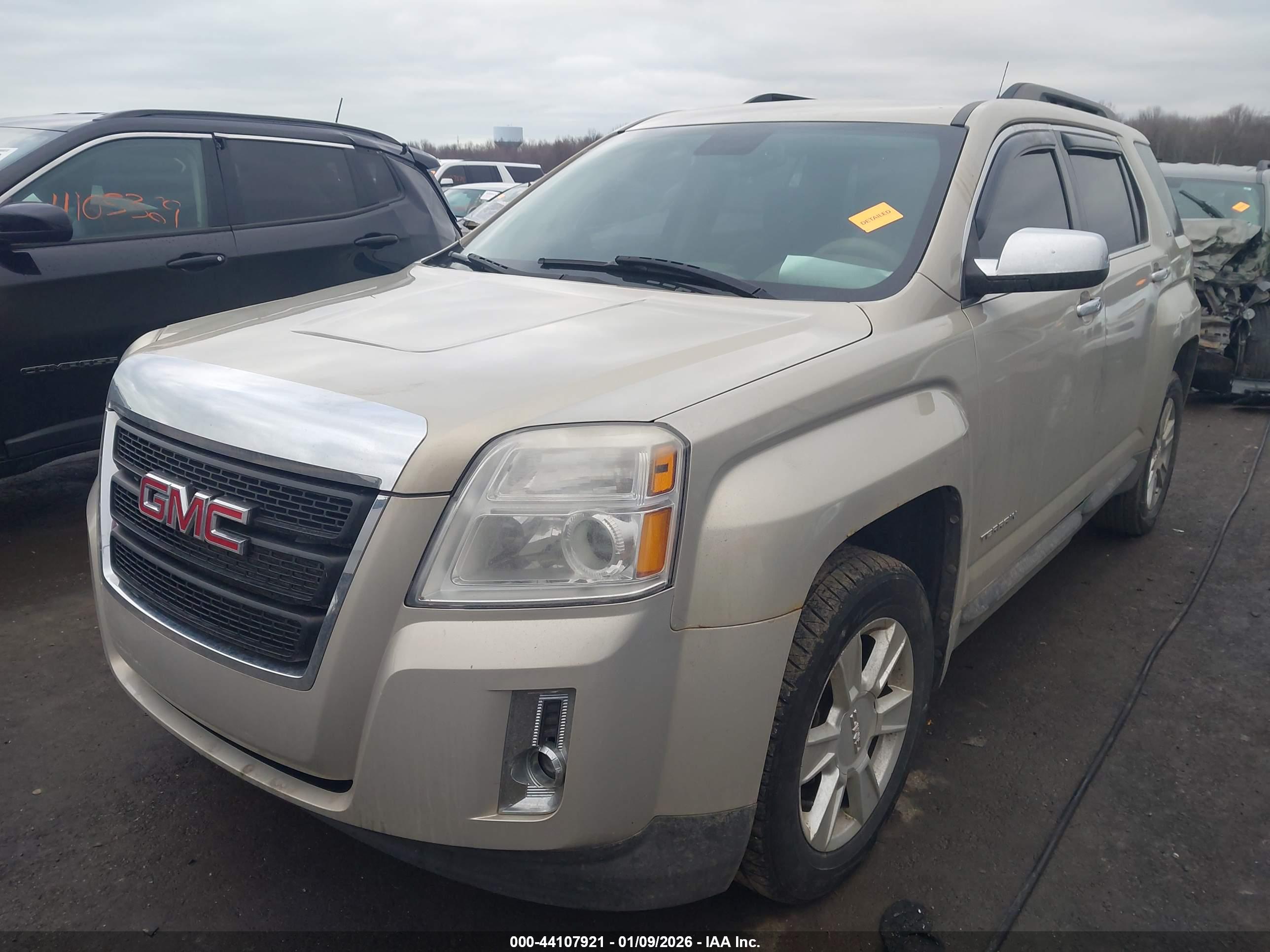 GMC TERRAIN image 2