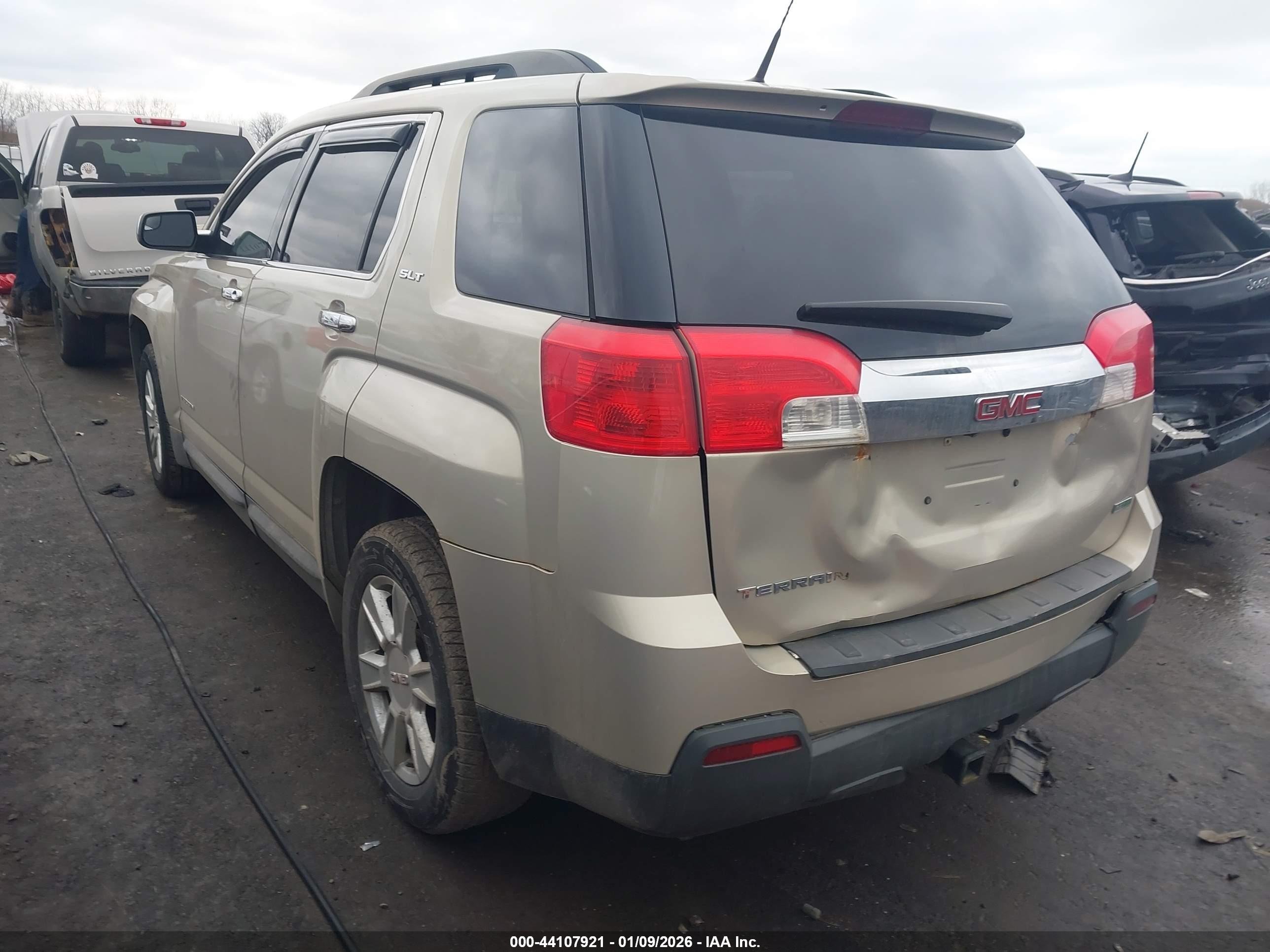 GMC TERRAIN image 3