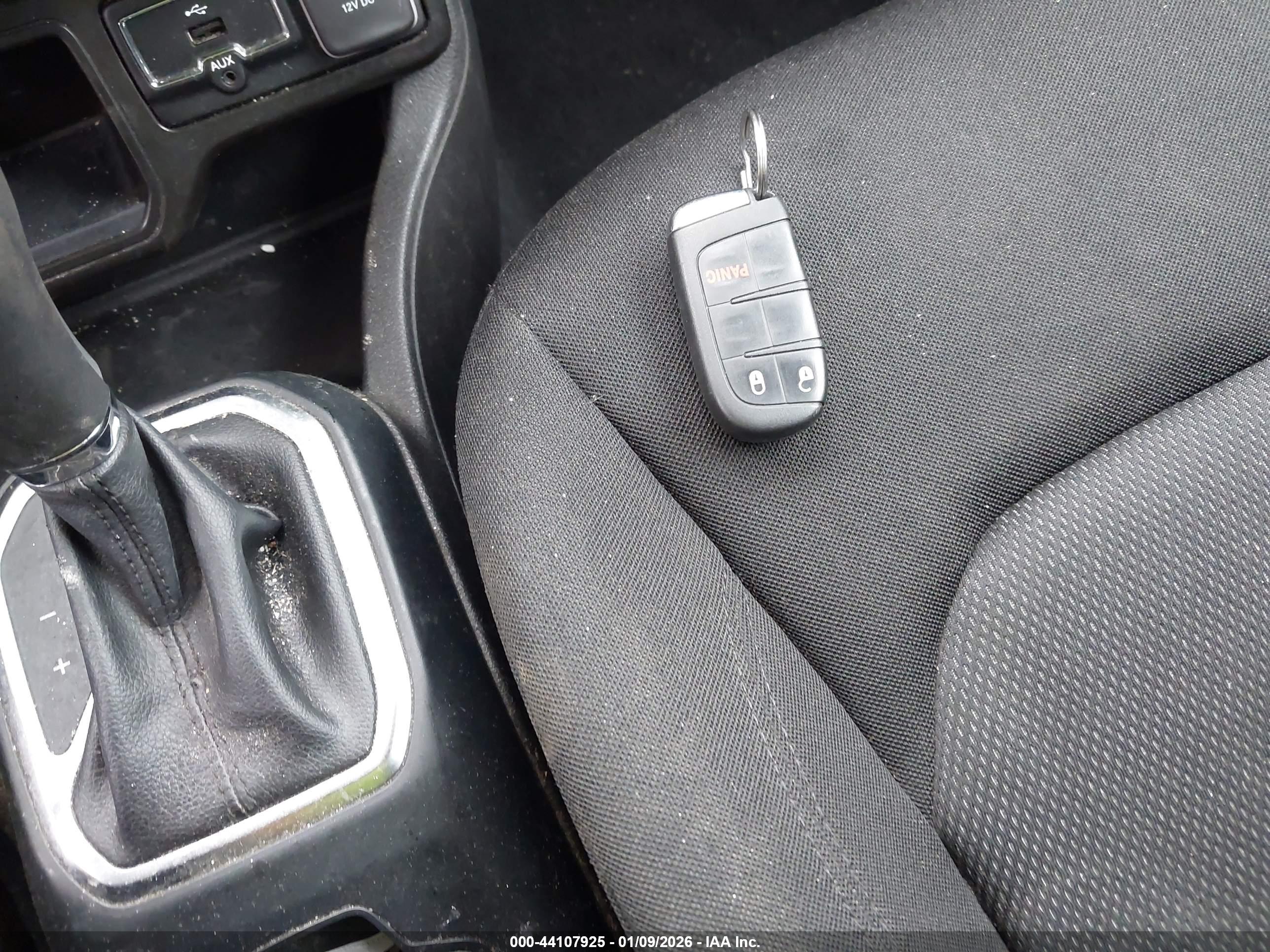JEEP RENEGADE image 11