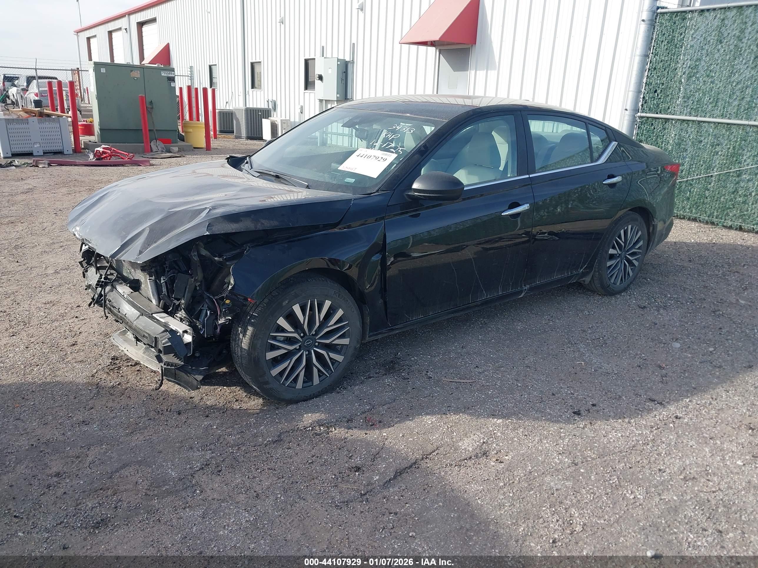 NISSAN ALTIMA image 2